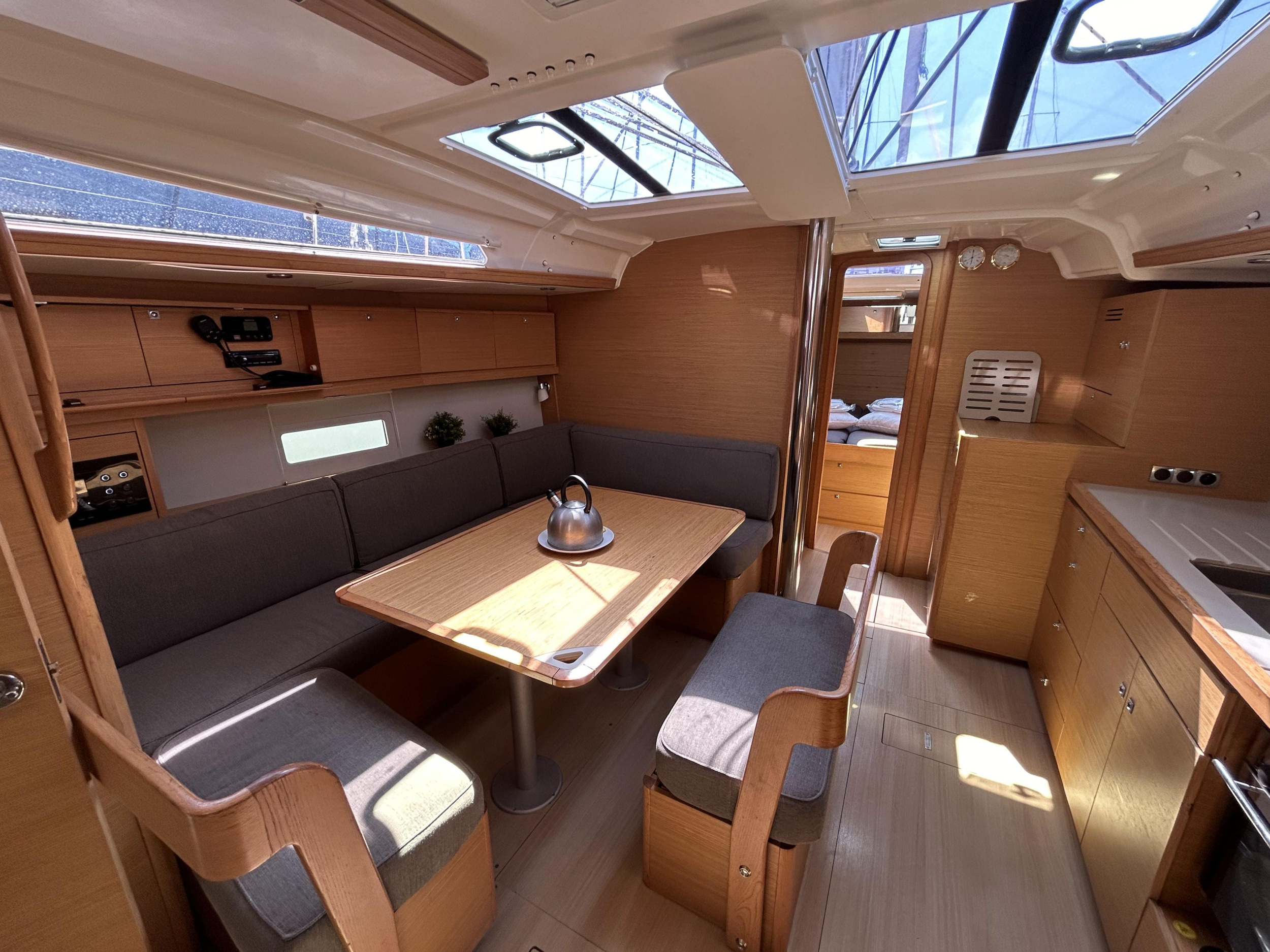 Dufour 430 Grand Large — photo 39