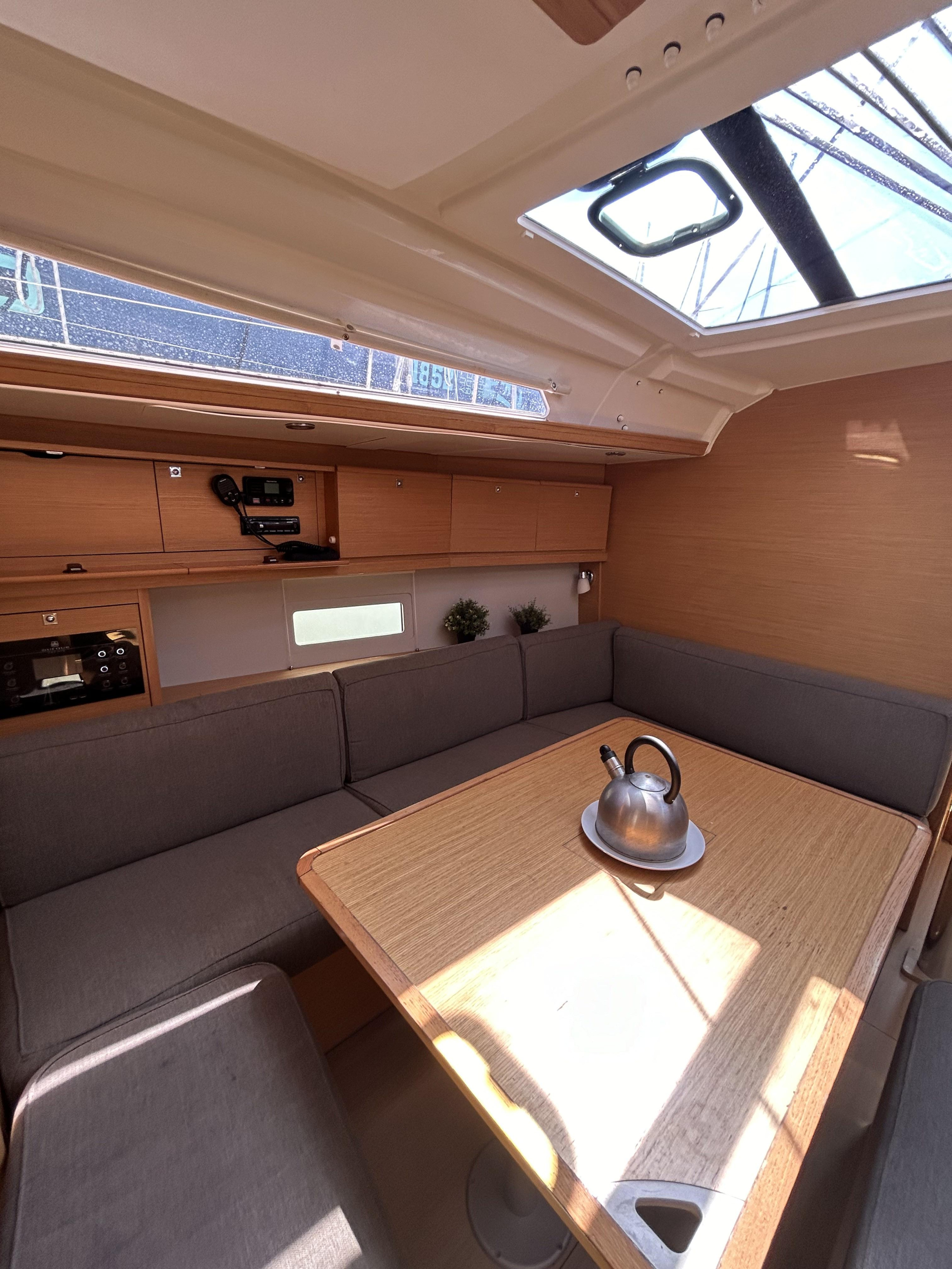 Dufour 430 Grand Large — photo 23