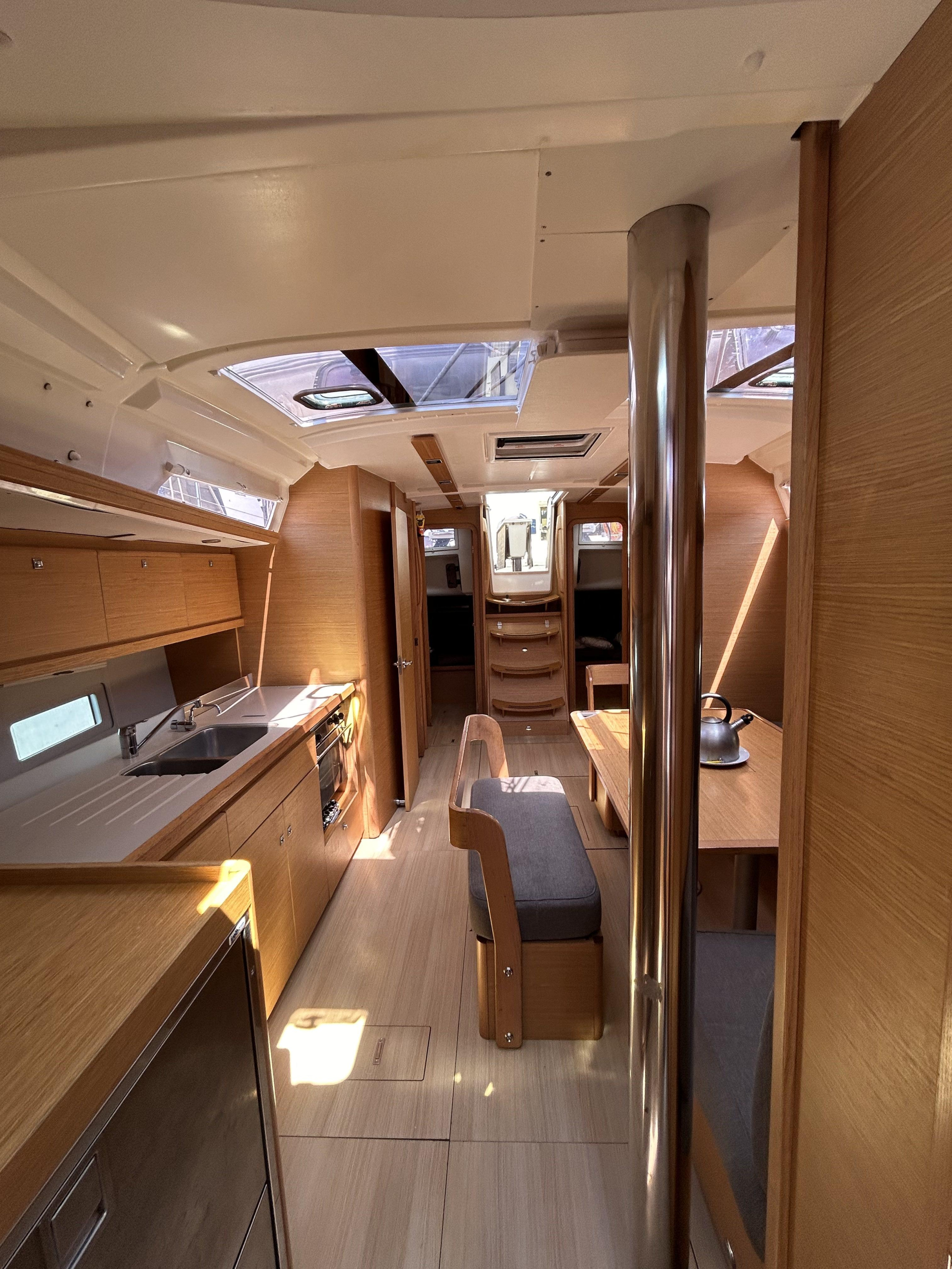 Dufour 430 Grand Large — photo 33