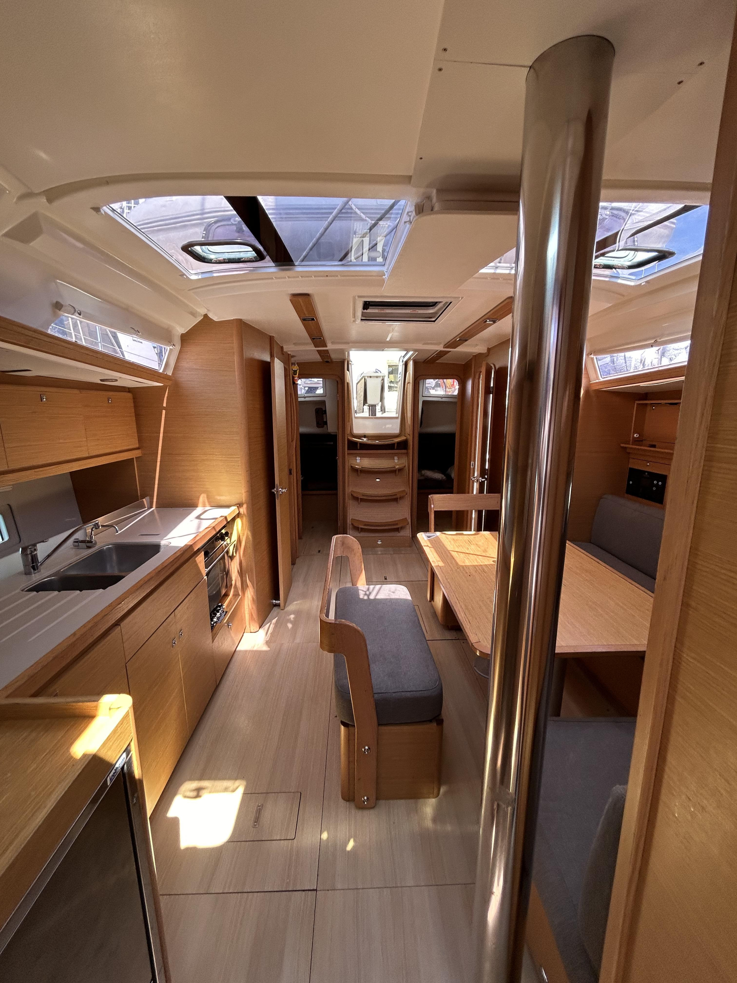 Dufour 430 Grand Large — photo 14