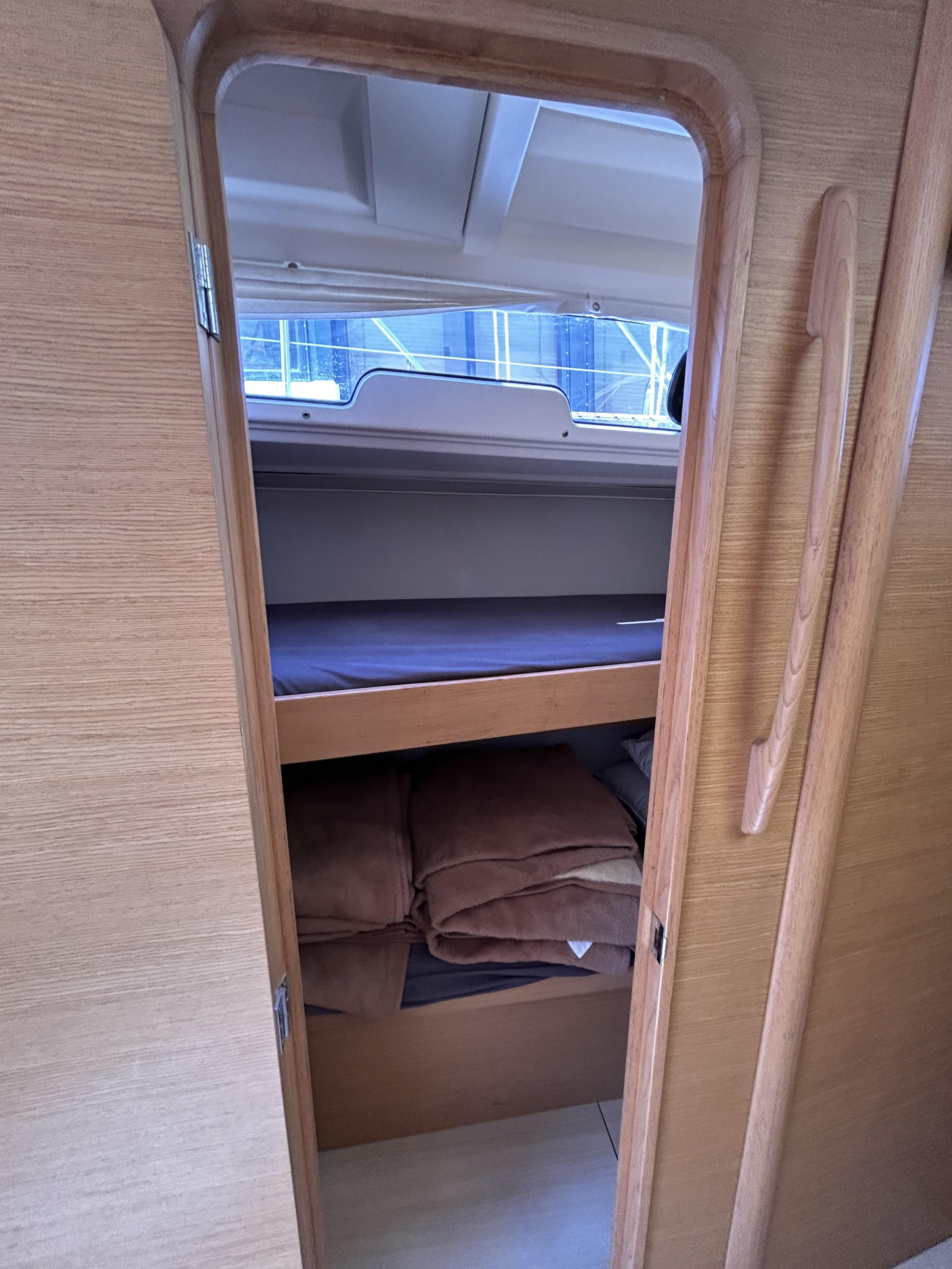 Dufour 430 Grand Large — photo 17