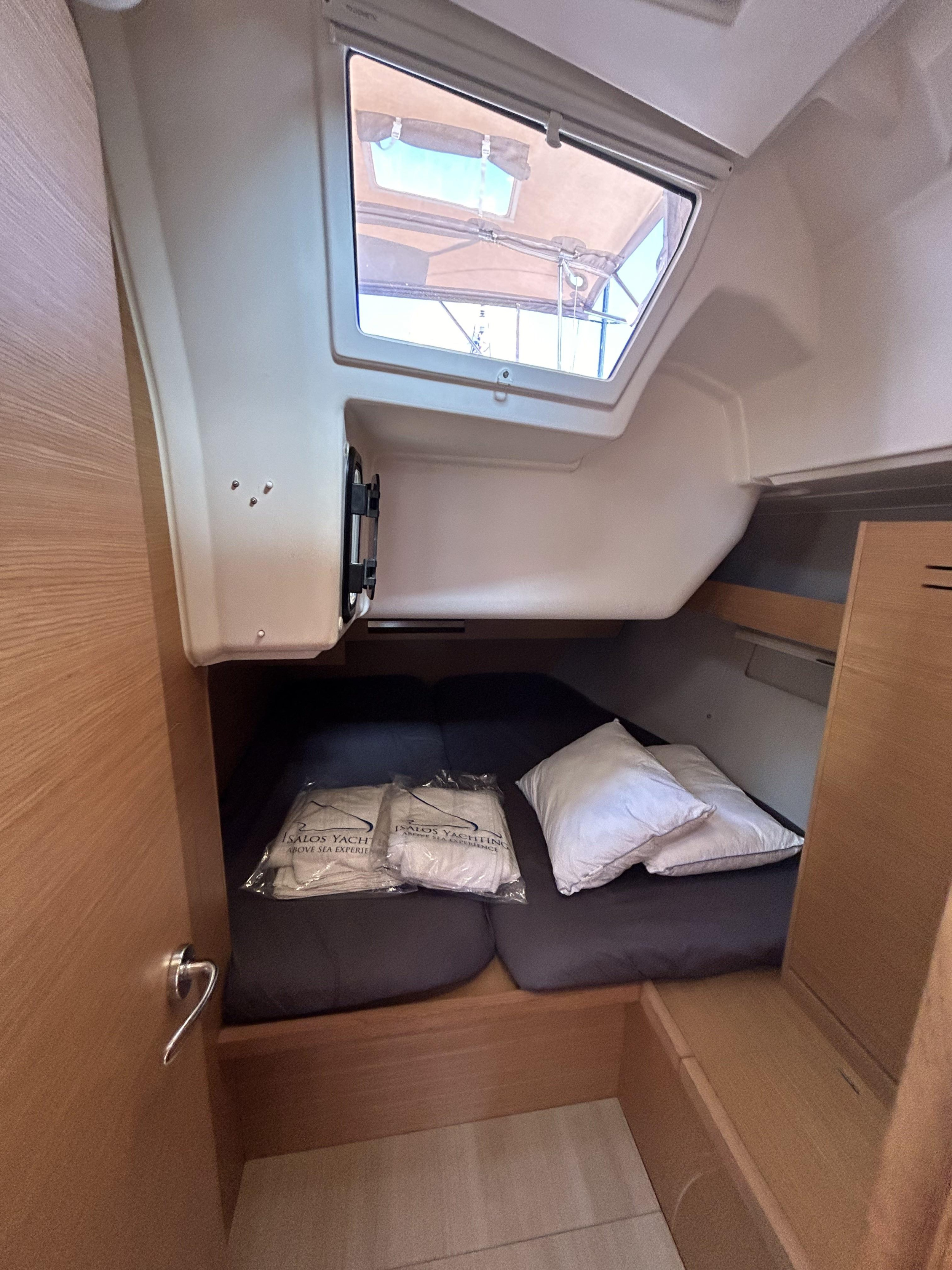 Dufour 430 Grand Large — photo 33