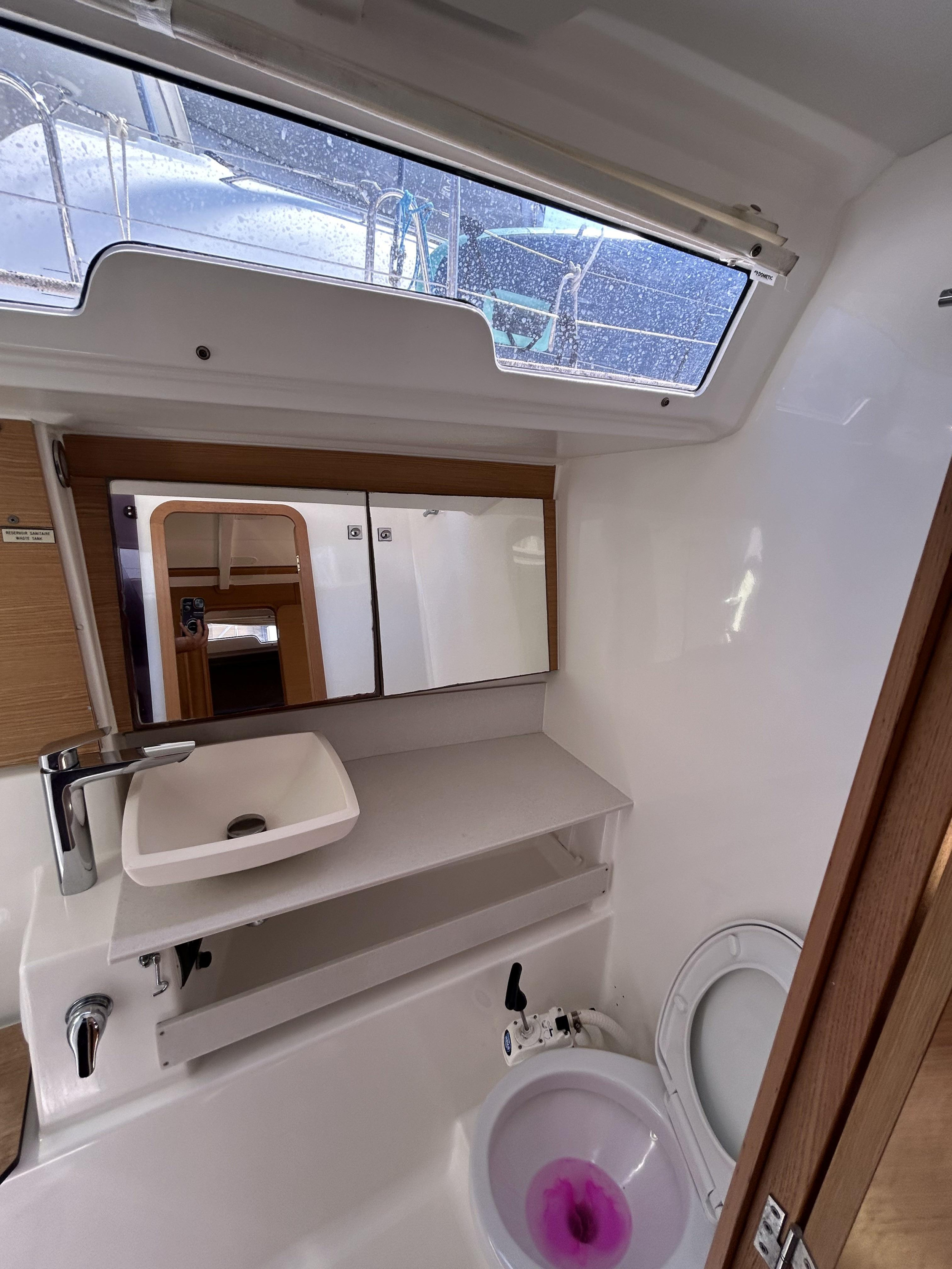 Dufour 430 Grand Large — photo 16