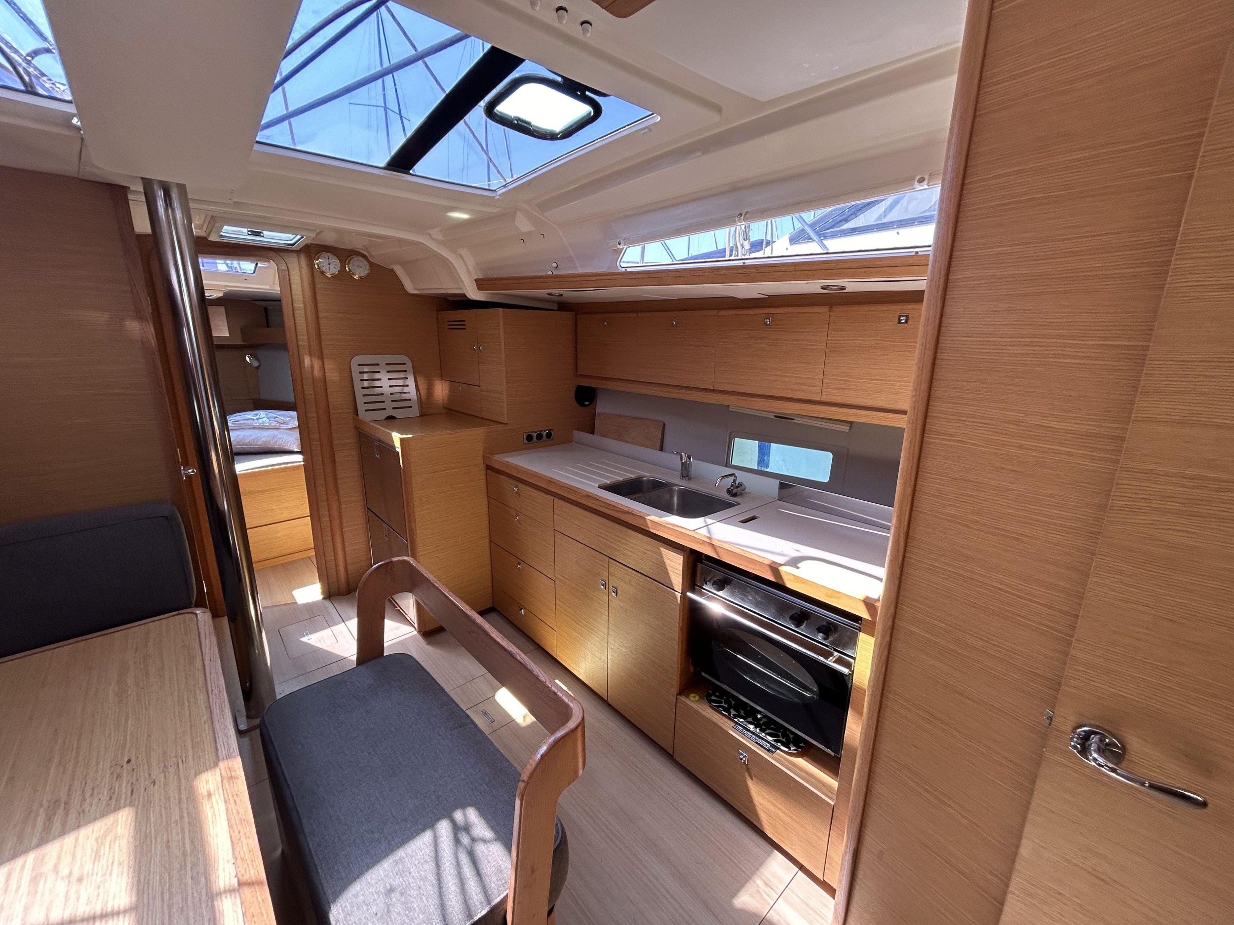 Dufour 430 Grand Large — photo 13