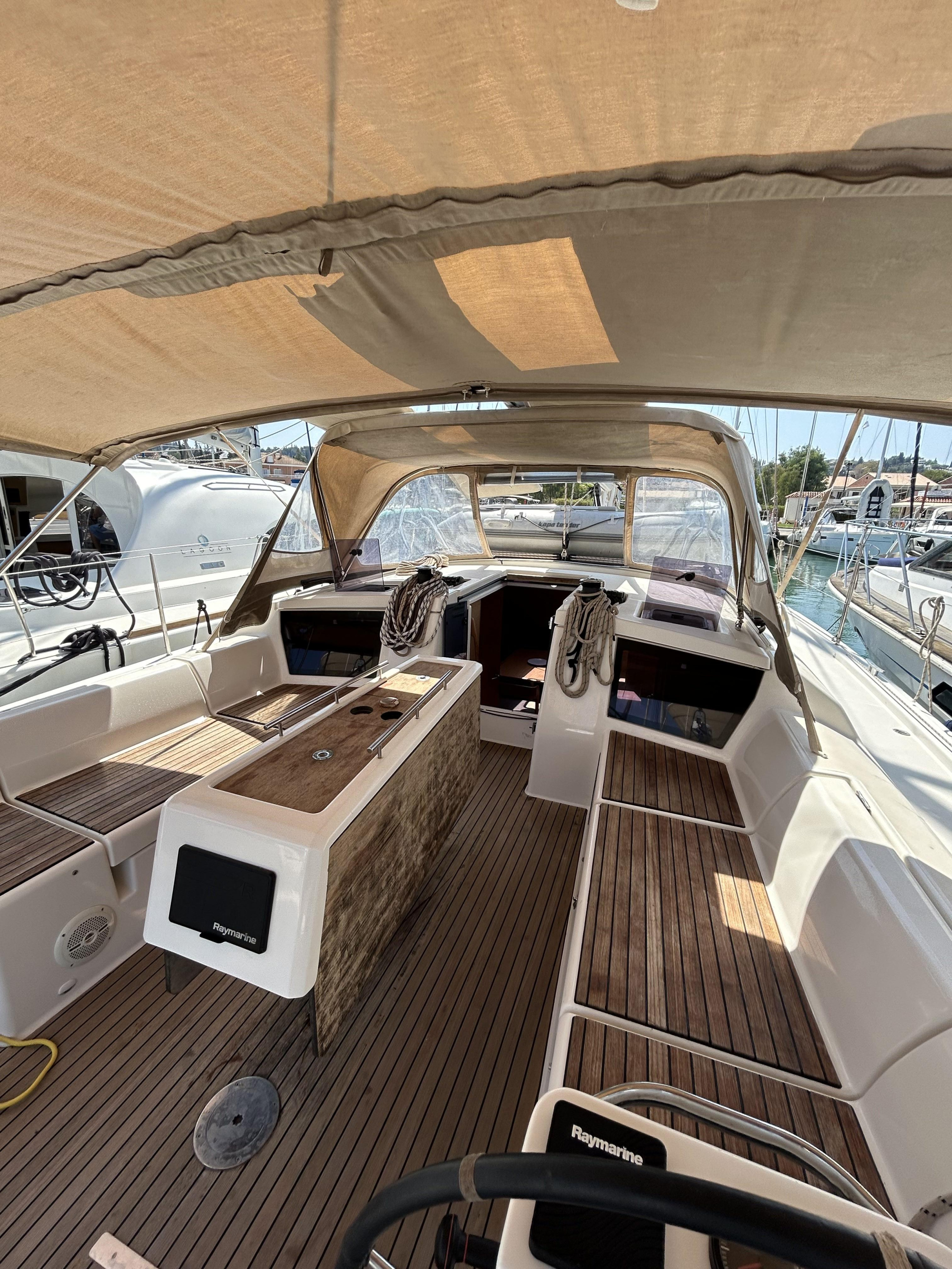 Dufour 430 Grand Large — photo 26