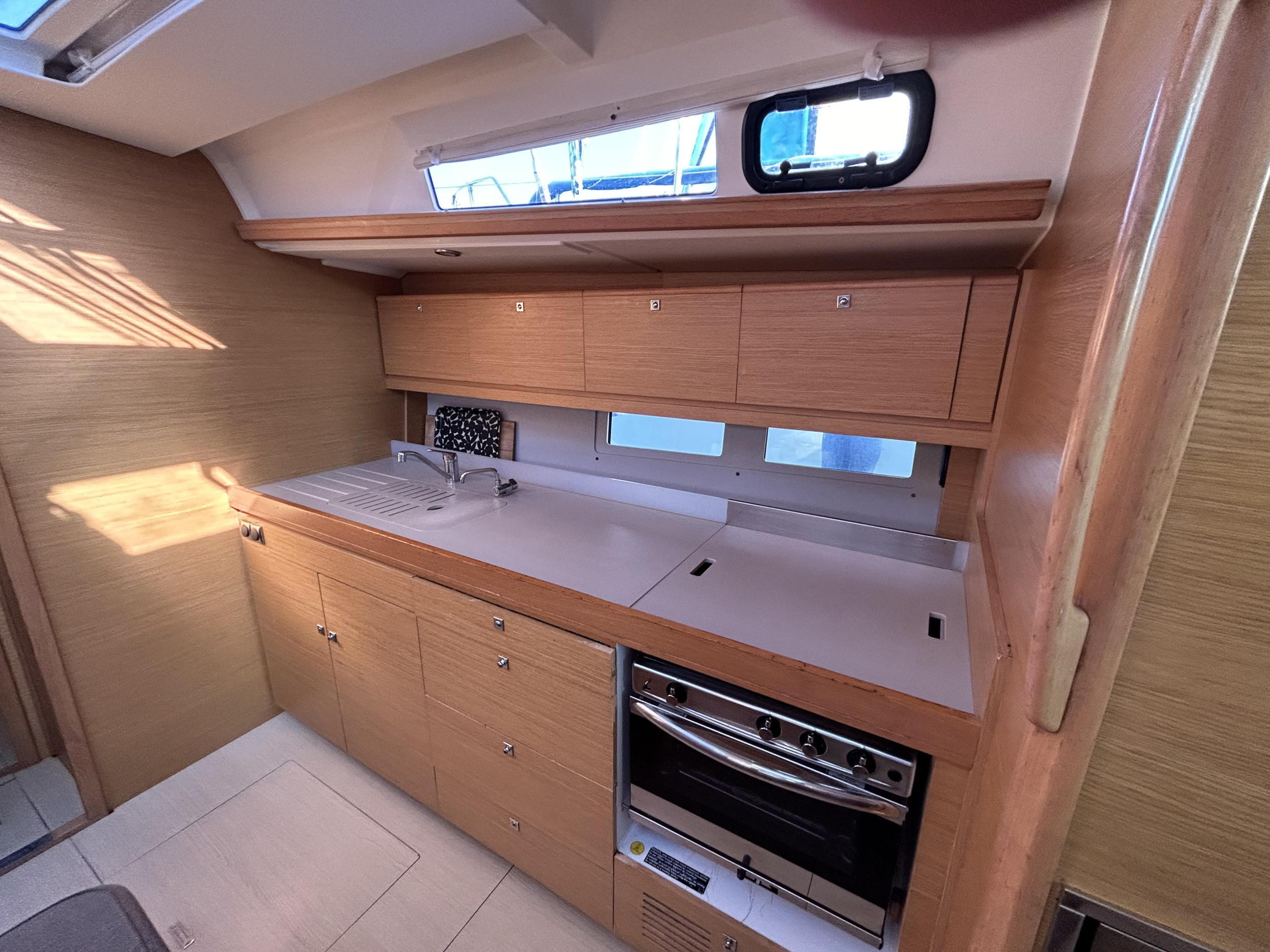 Dufour 460 Grand Large (5cab/3wc) — photo 38