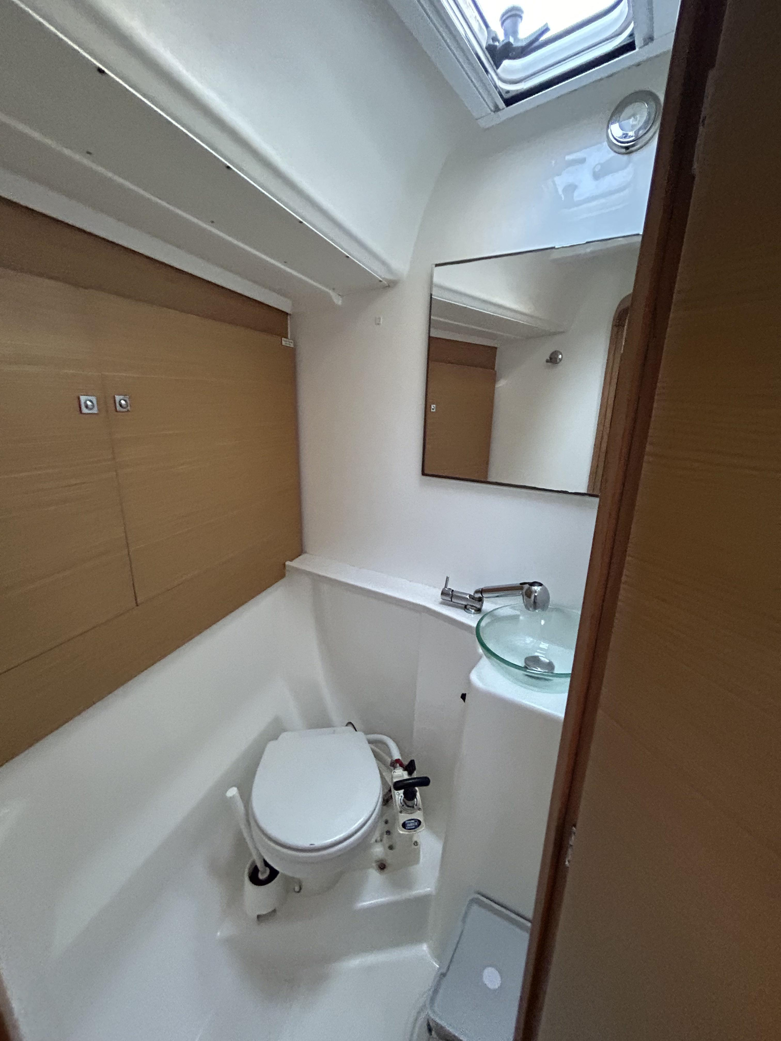 Dufour 460 Grand Large (5cab/3wc) — photo 16