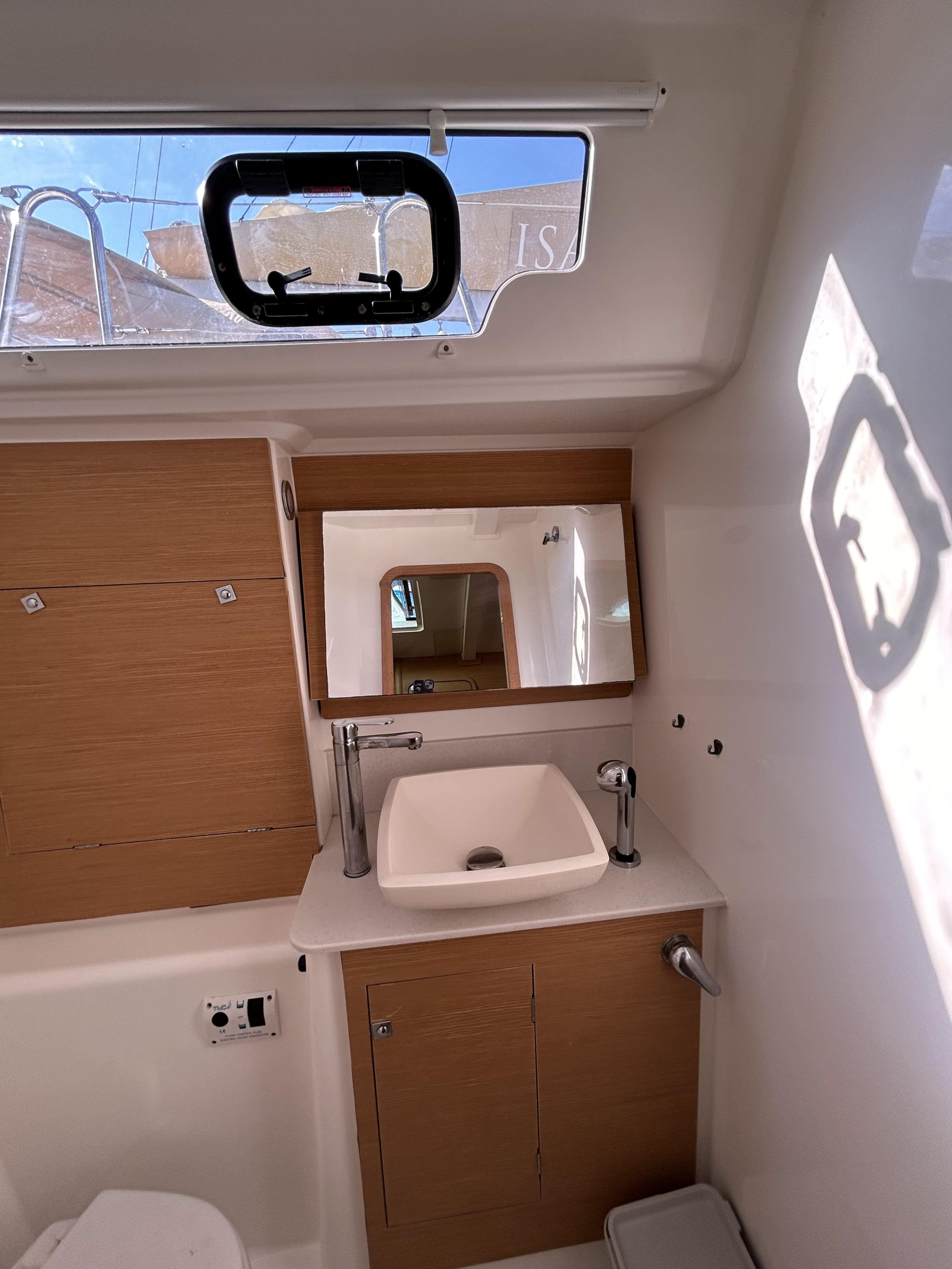 Dufour 460 Grand Large (5cab/3wc) — photo 39