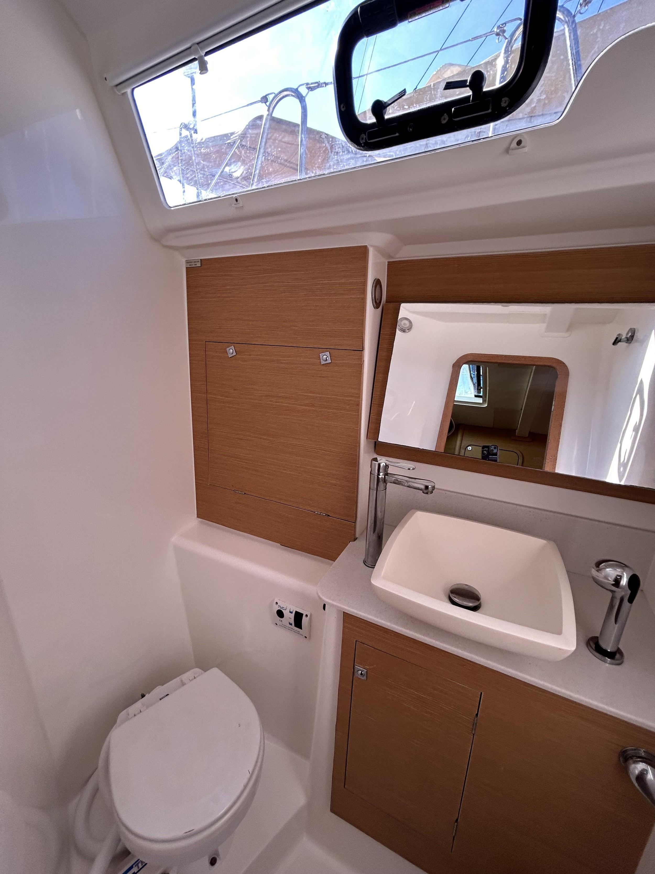 Dufour 460 Grand Large (5cab/3wc) — photo 29