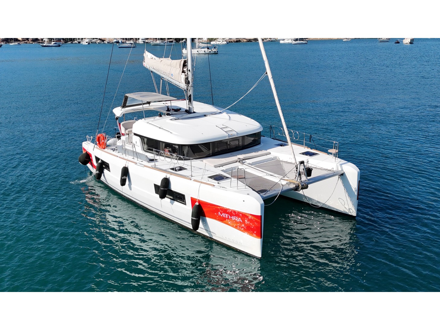 Lagoon 40 — photo 1