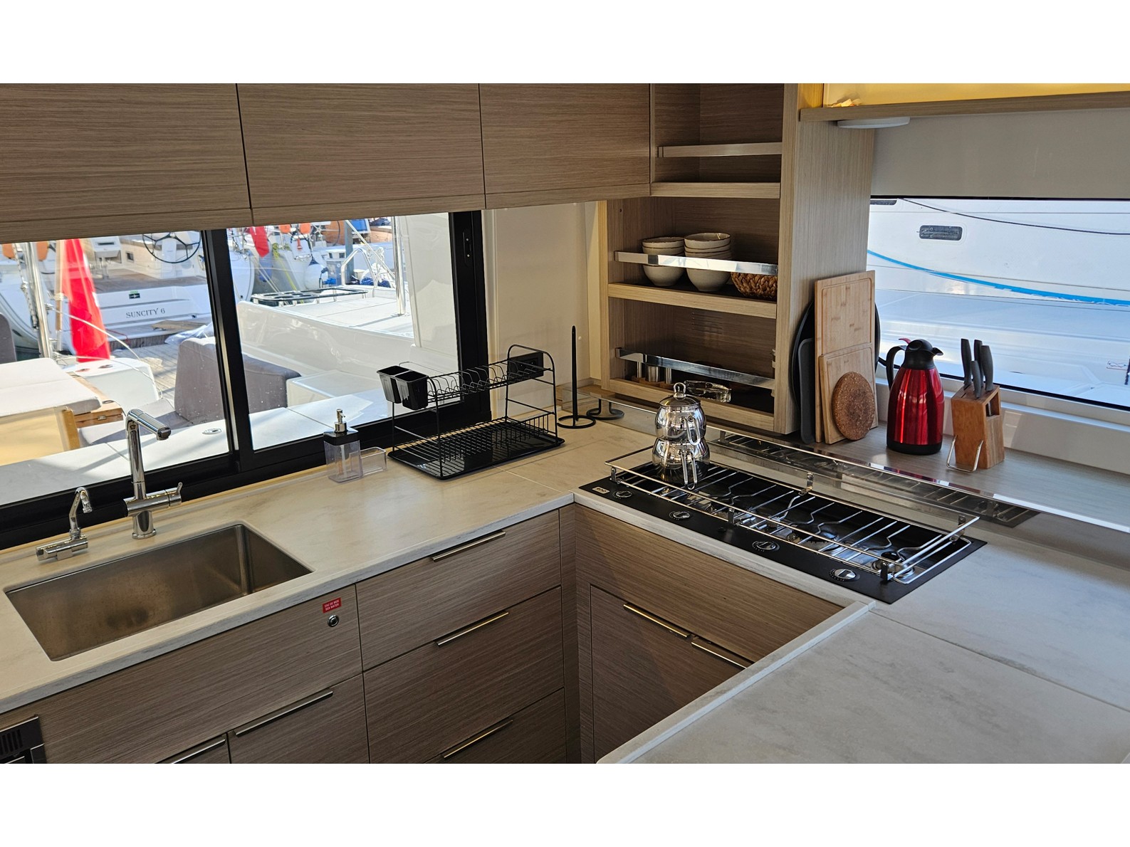 Lagoon 46 — photo 14