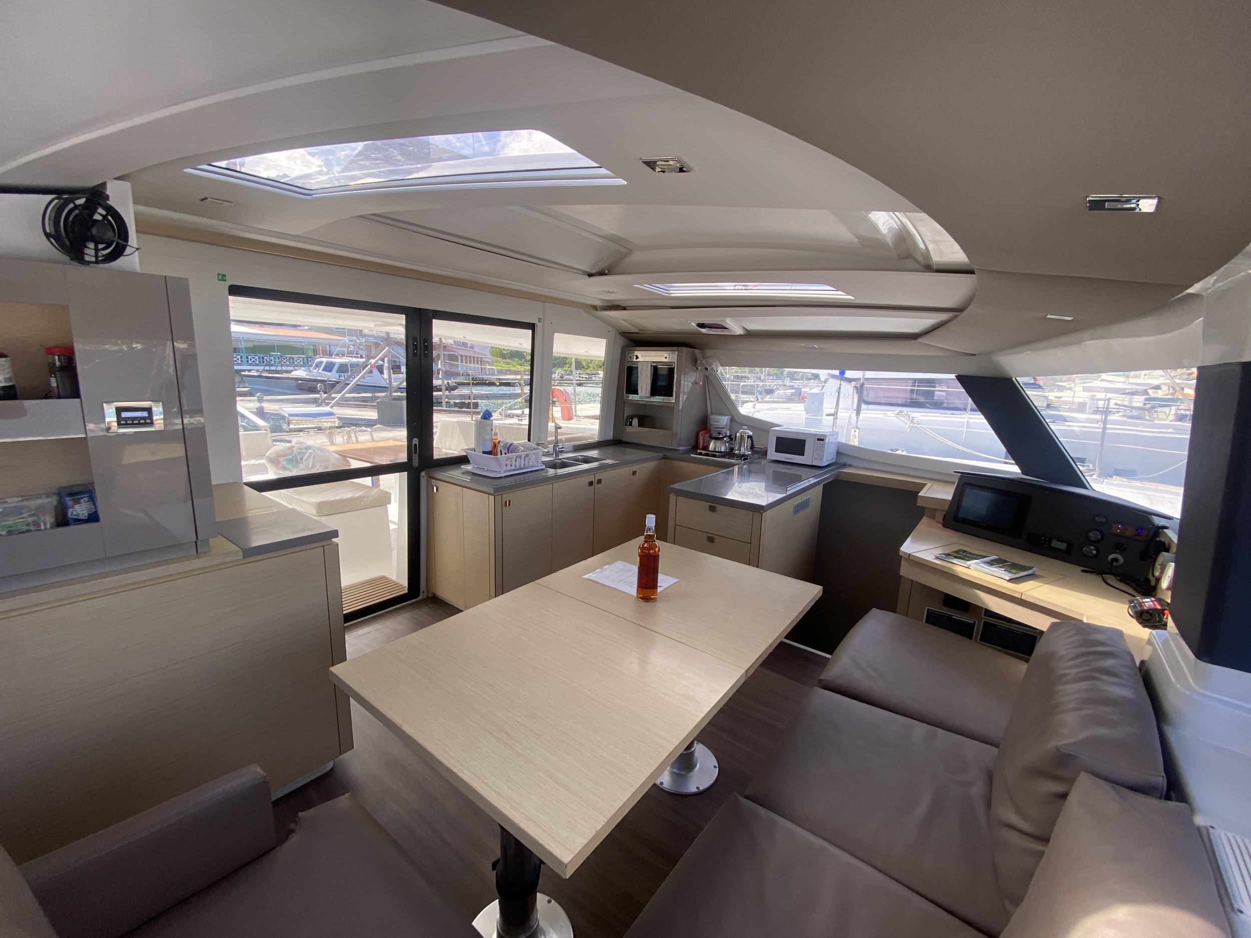Fountaine Pajot Helia 44 Evolution — photo 18