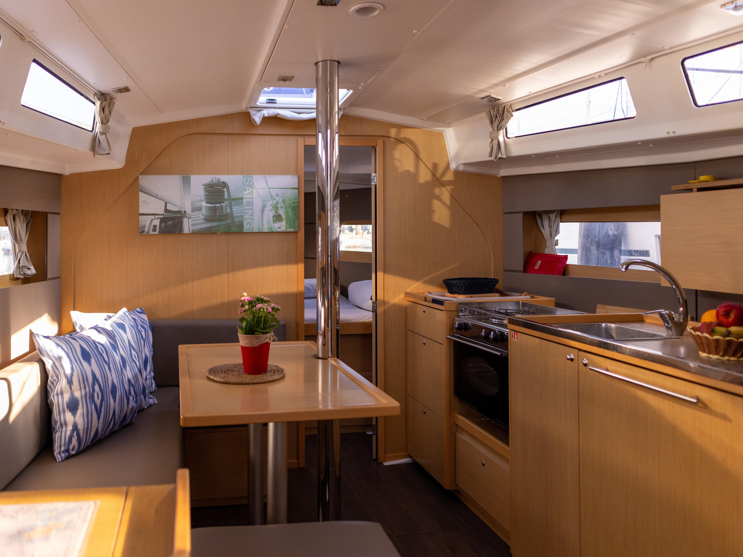 Oceanis 38 — photo 3