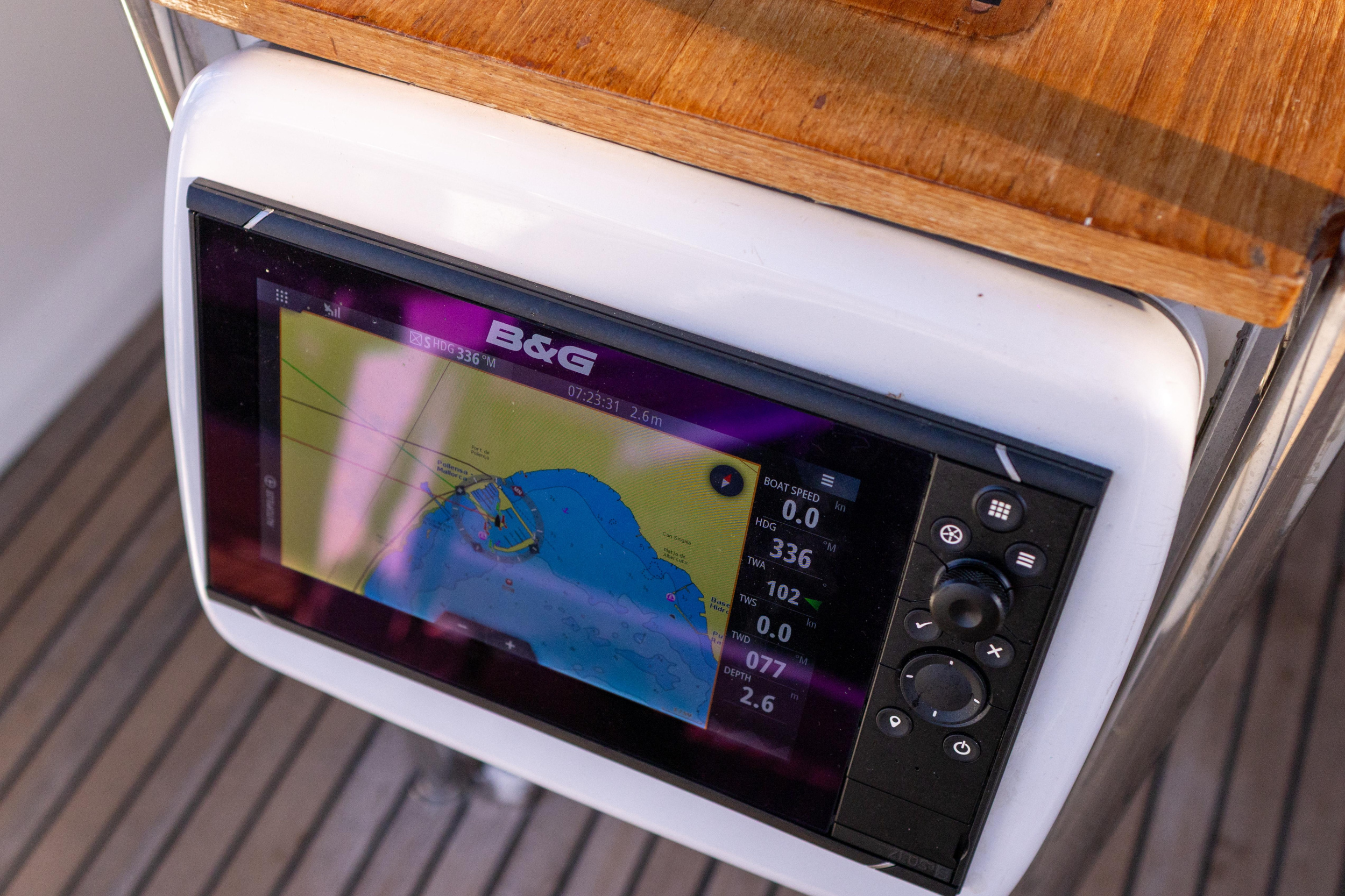 Oceanis 38 — photo 11