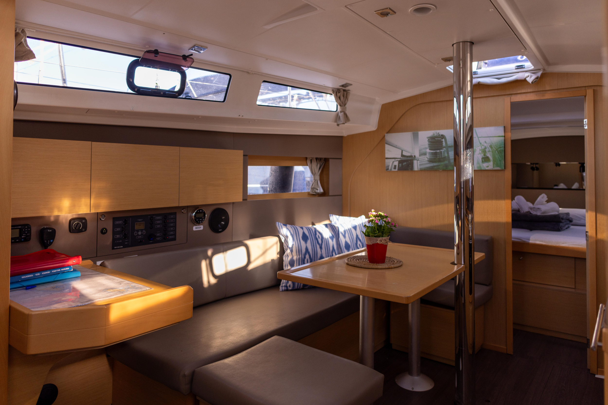 Oceanis 38 — photo 8