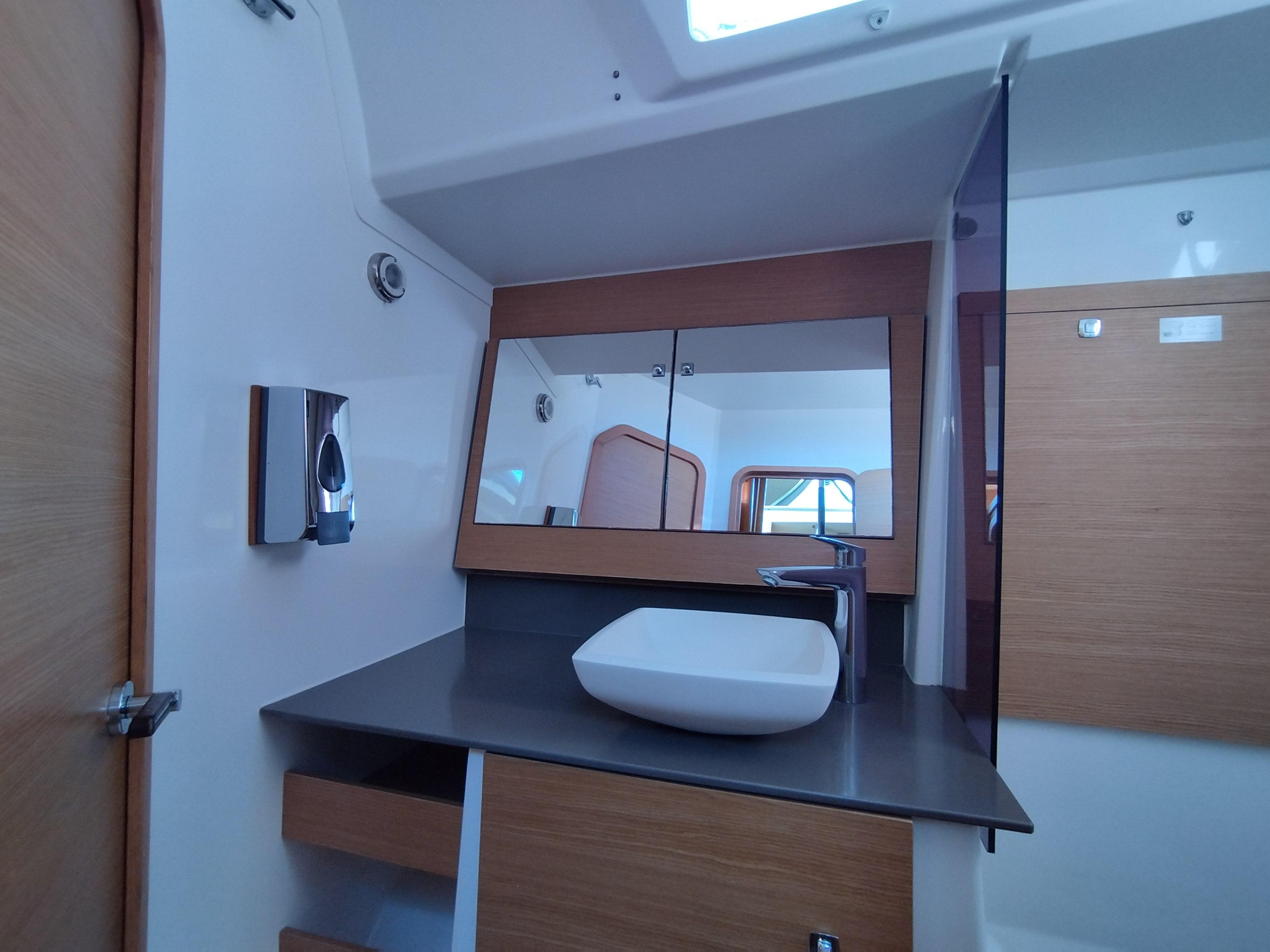 Dufour 56 Exclusive 2019 — photo 30