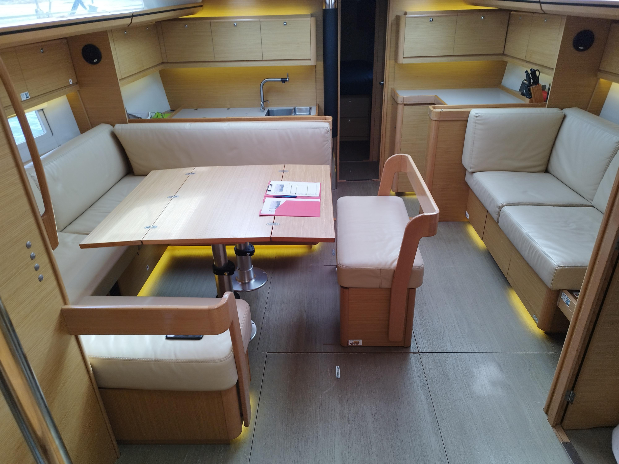 Dufour 520 GL — photo 8