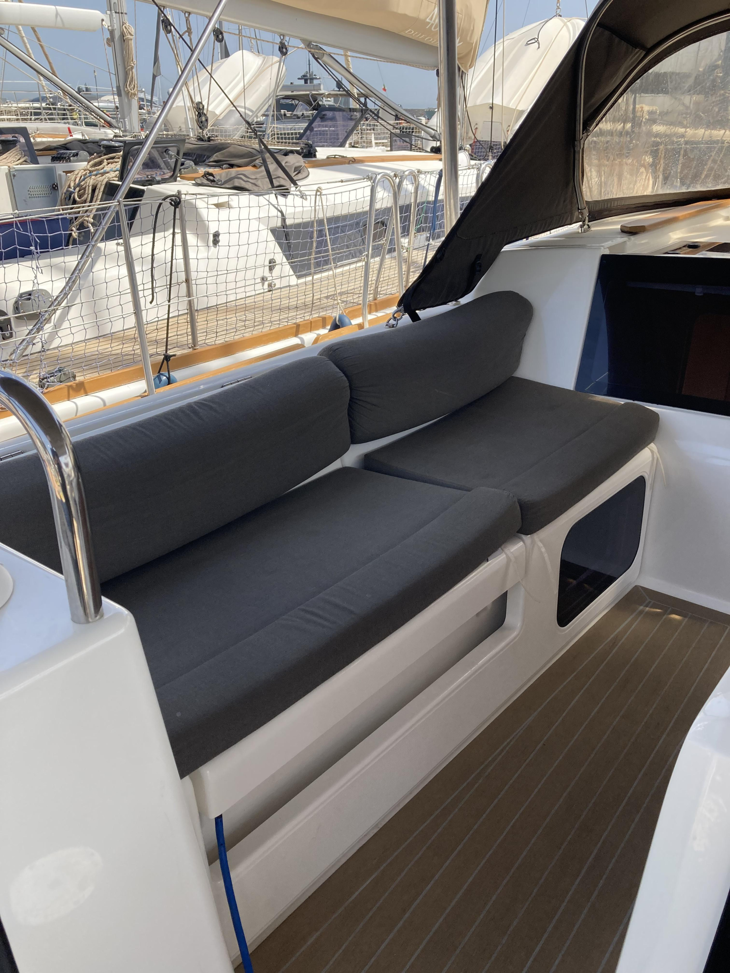 Dufour 460 Grand Large 5Cab — photo 11