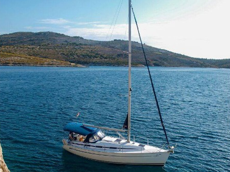 Bavaria 32 — photo 1