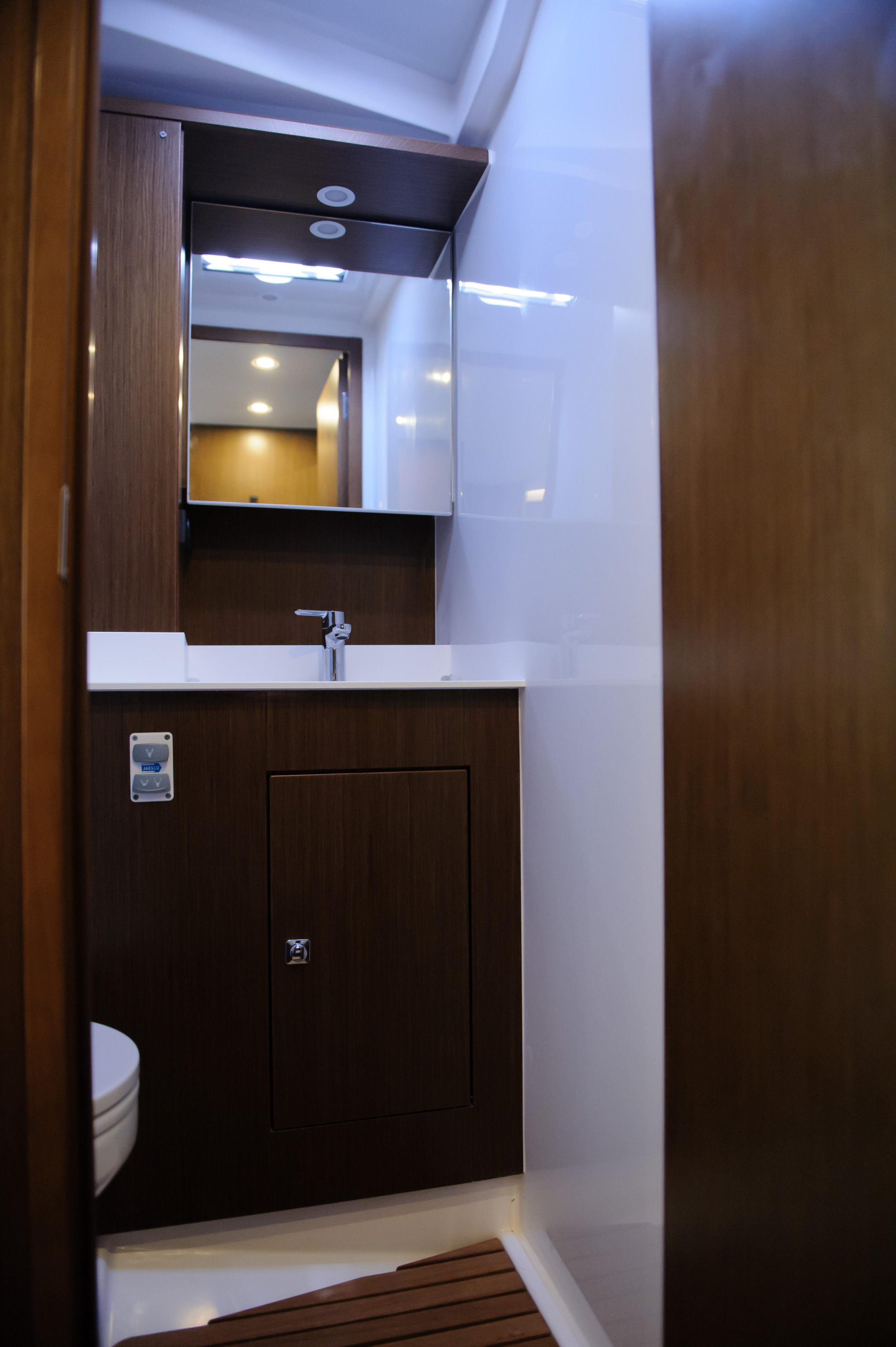 Bavaria C57 — photo 12