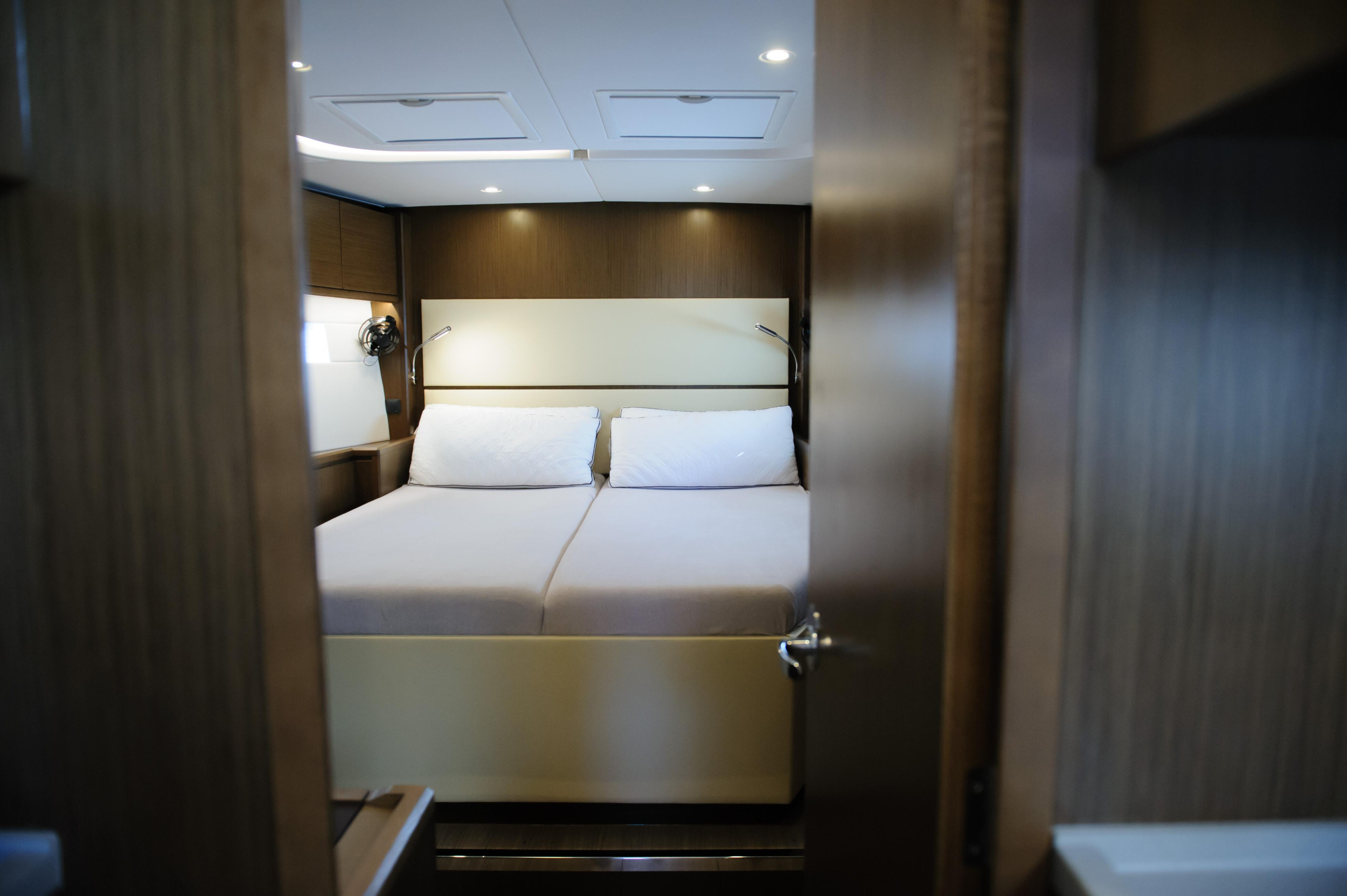 Bavaria C57 — photo 7