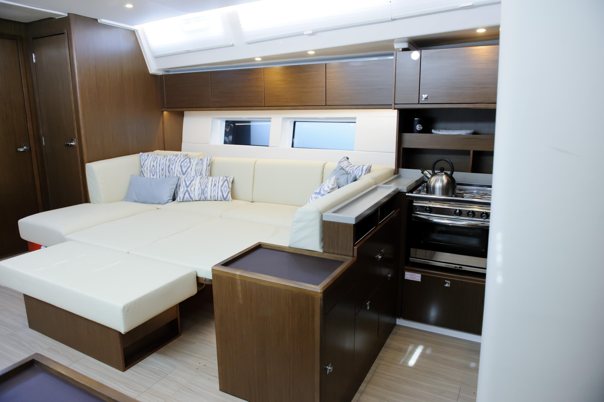 Bavaria C57 — photo 10