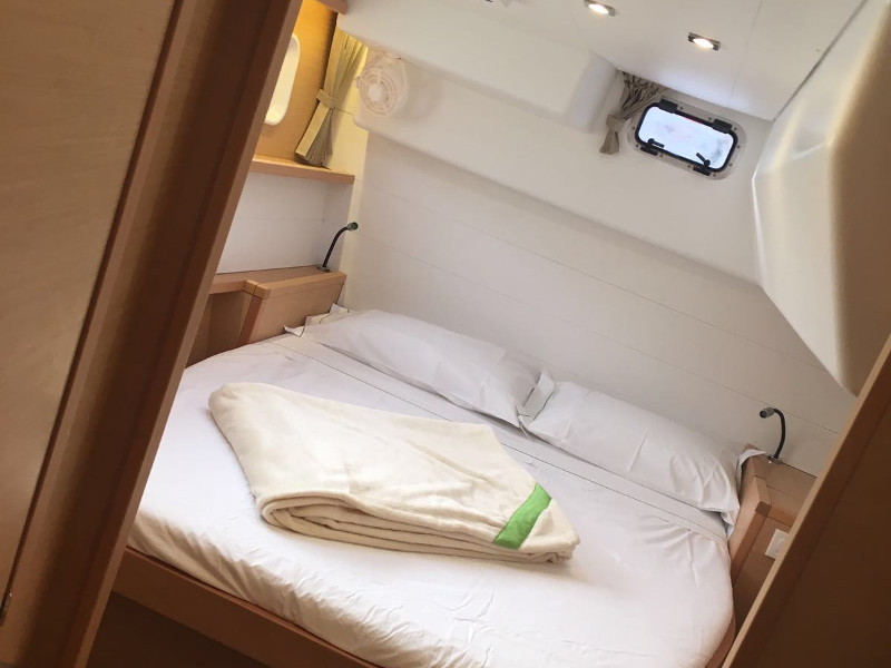 Lagoon 450 — photo 7