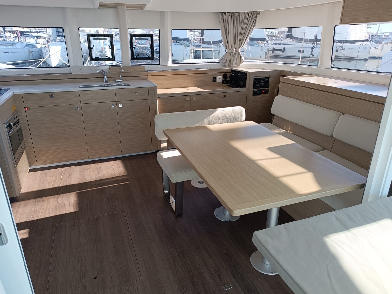 Lagoon 43 — photo 17