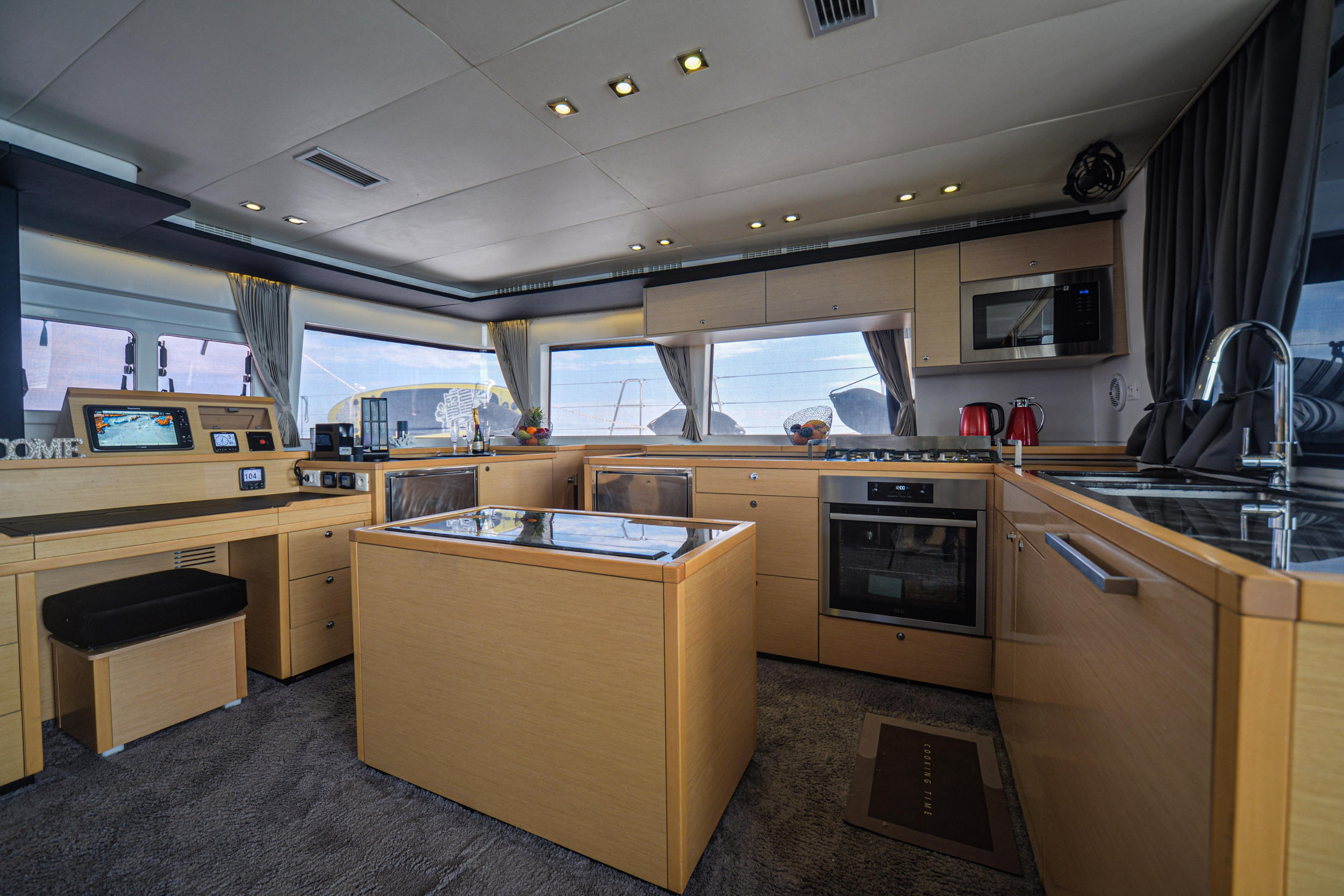 Lagoon 560 S2 — photo 9