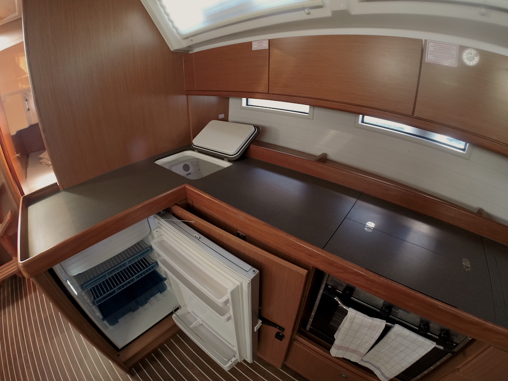 Bavaria Cruiser 46 — photo 9