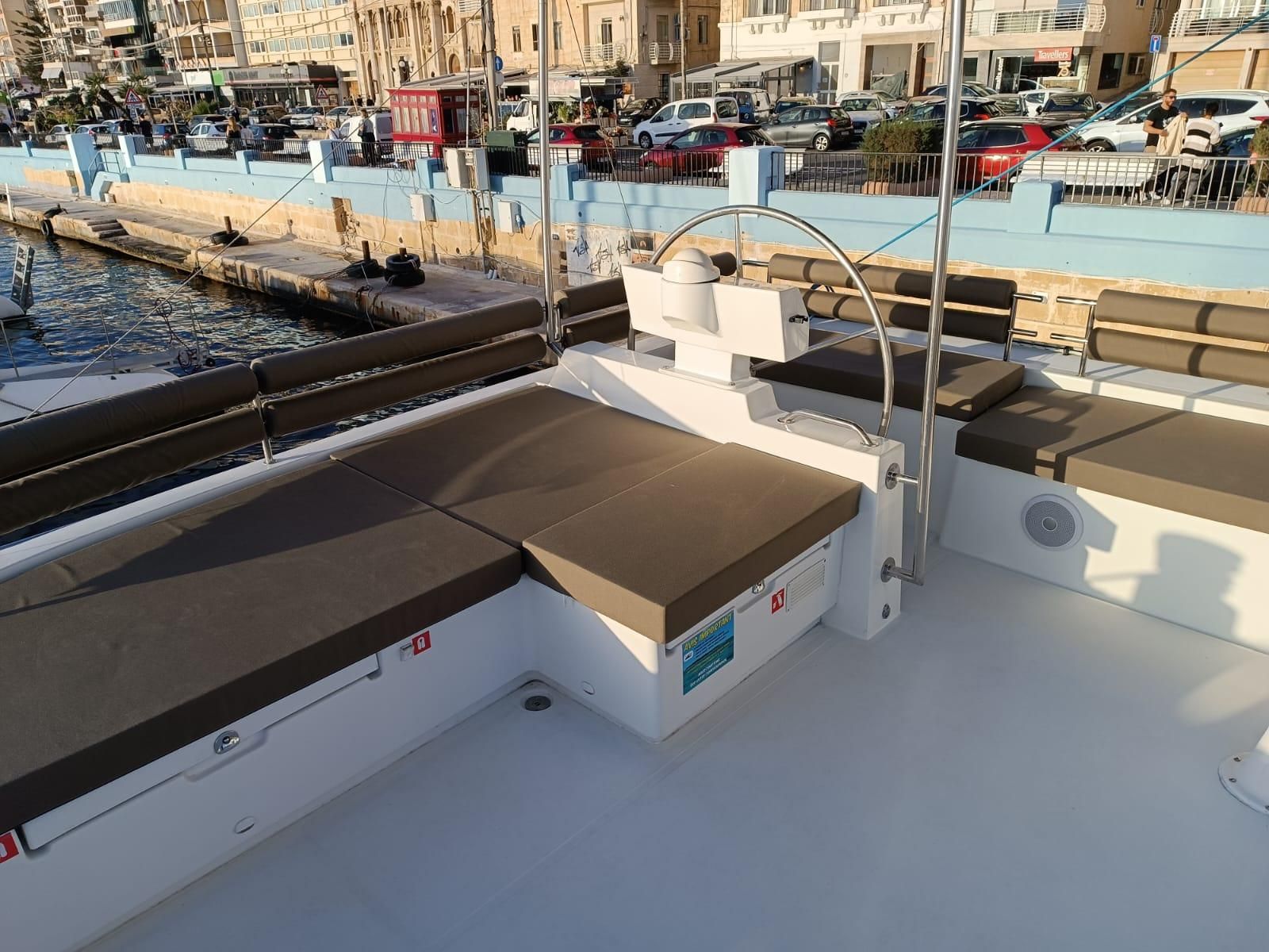 Lagoon 620 — photo 18