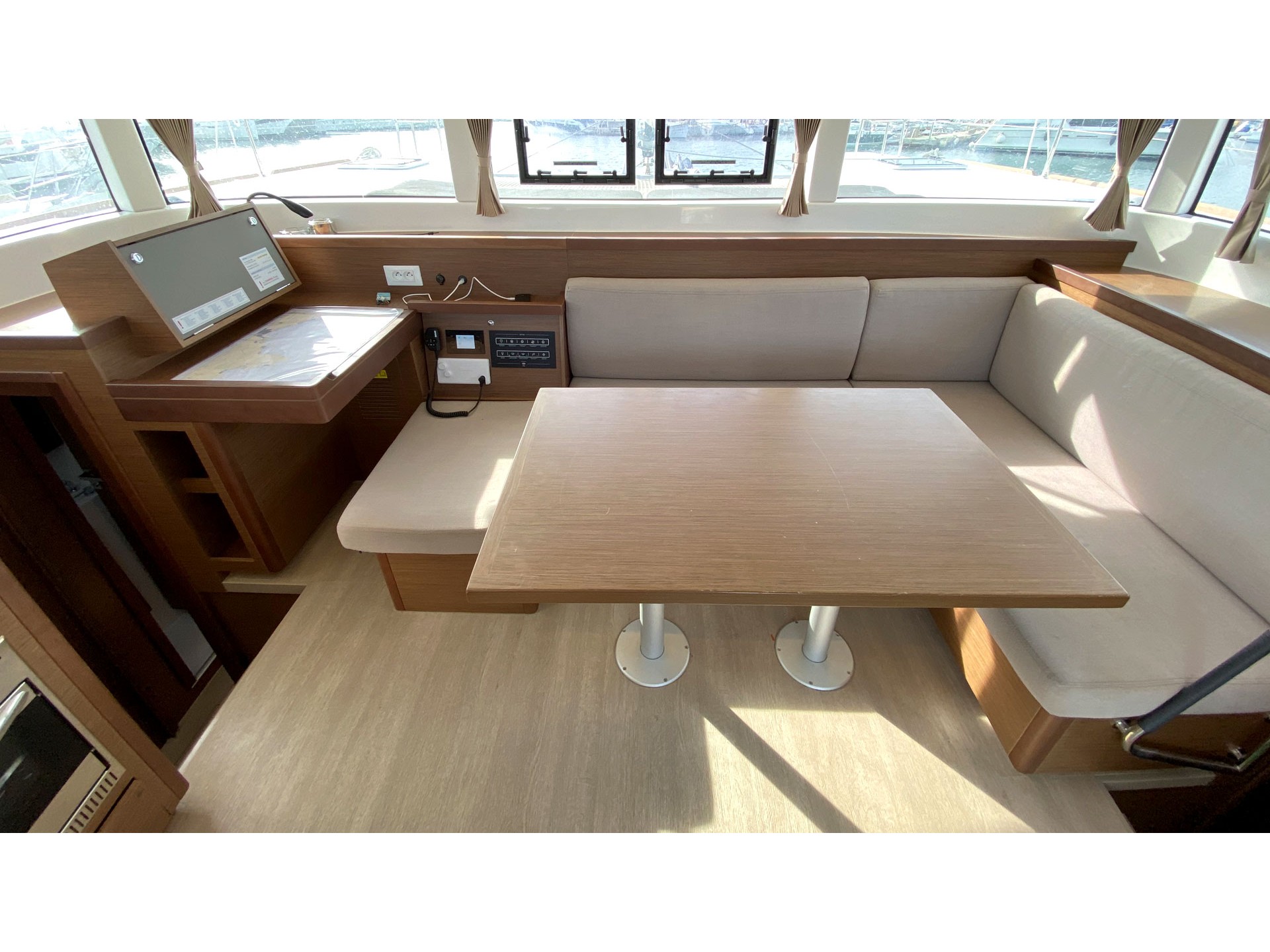 Lagoon 40 — photo 24