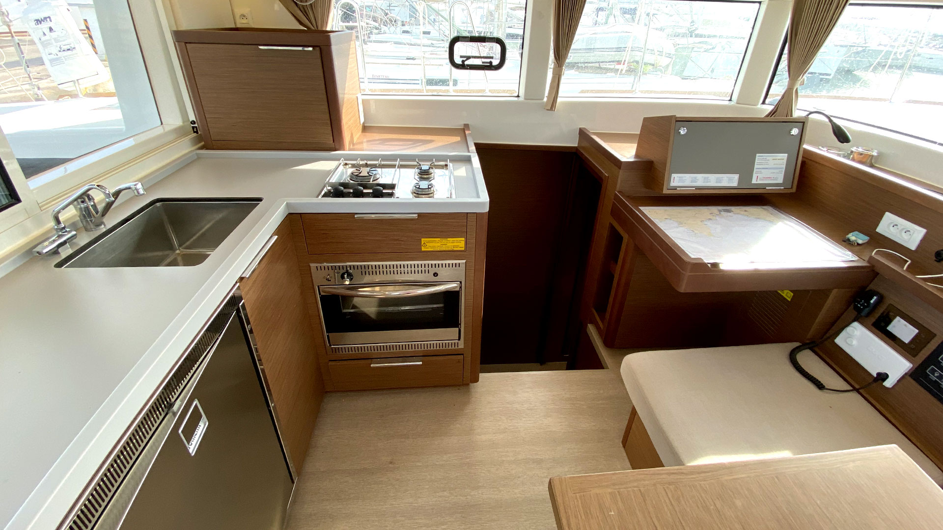 Lagoon 40 — photo 25