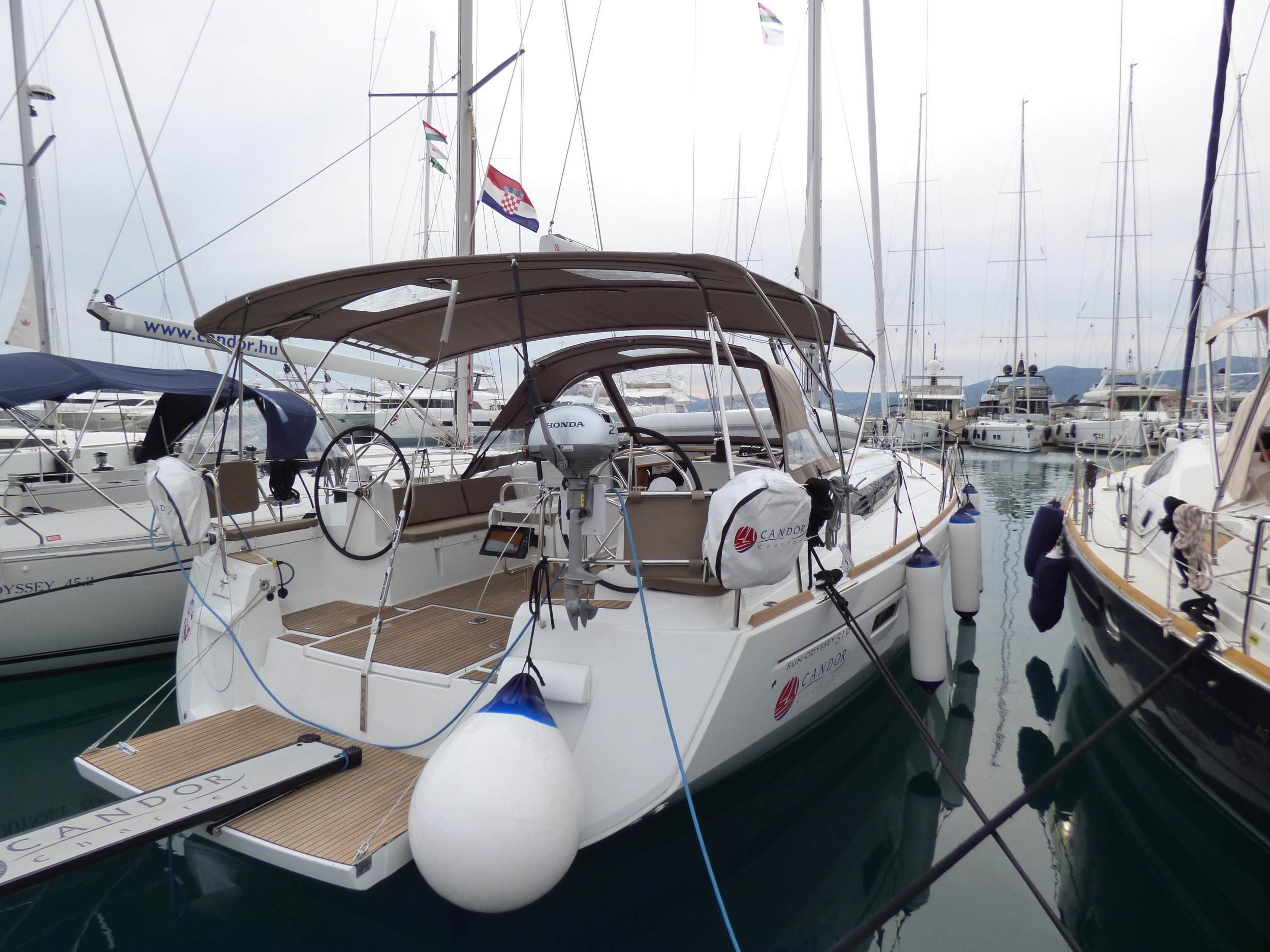 Sun Odyssey 519 — photo 40