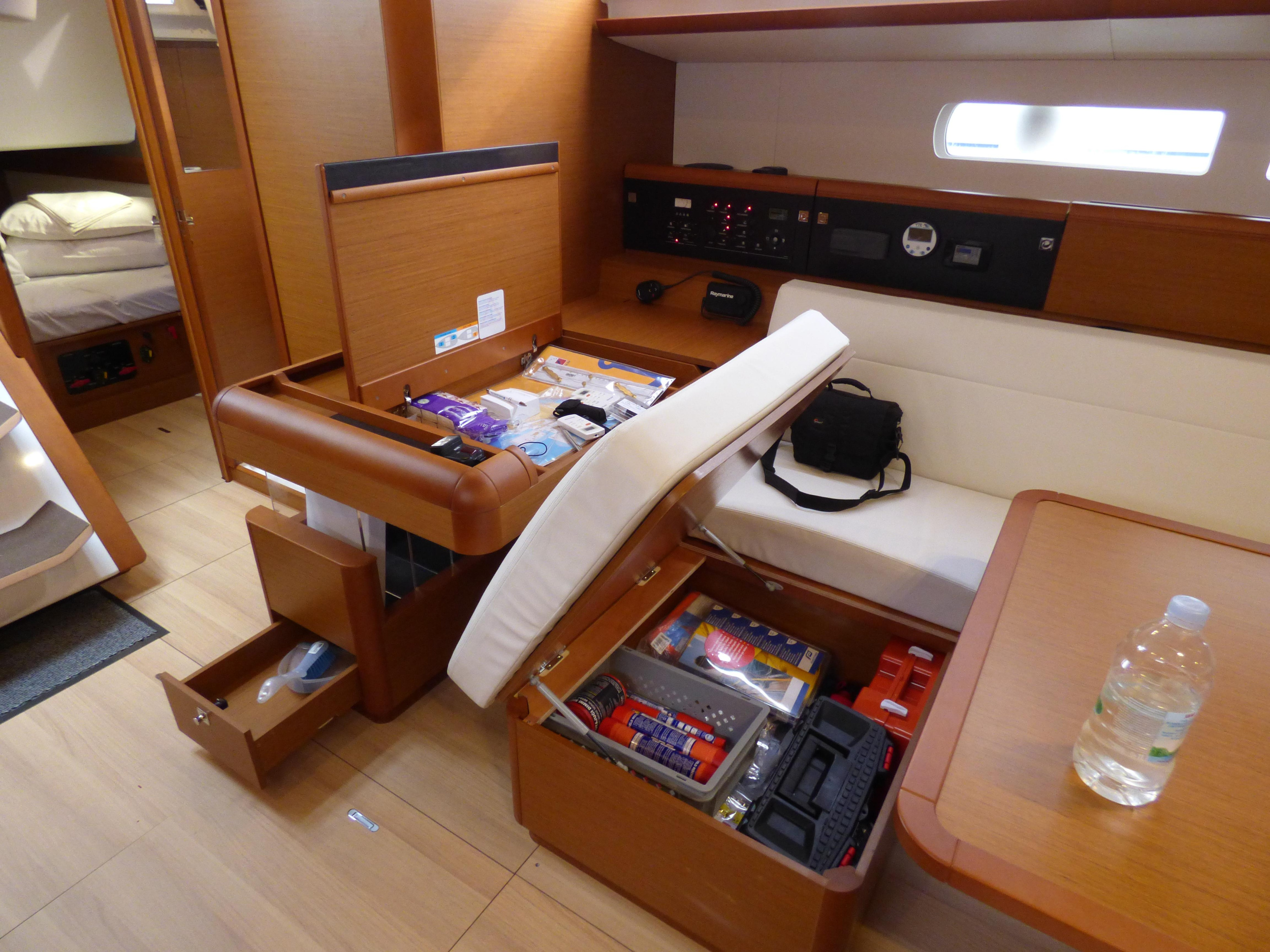 Sun Odyssey 519 — photo 11