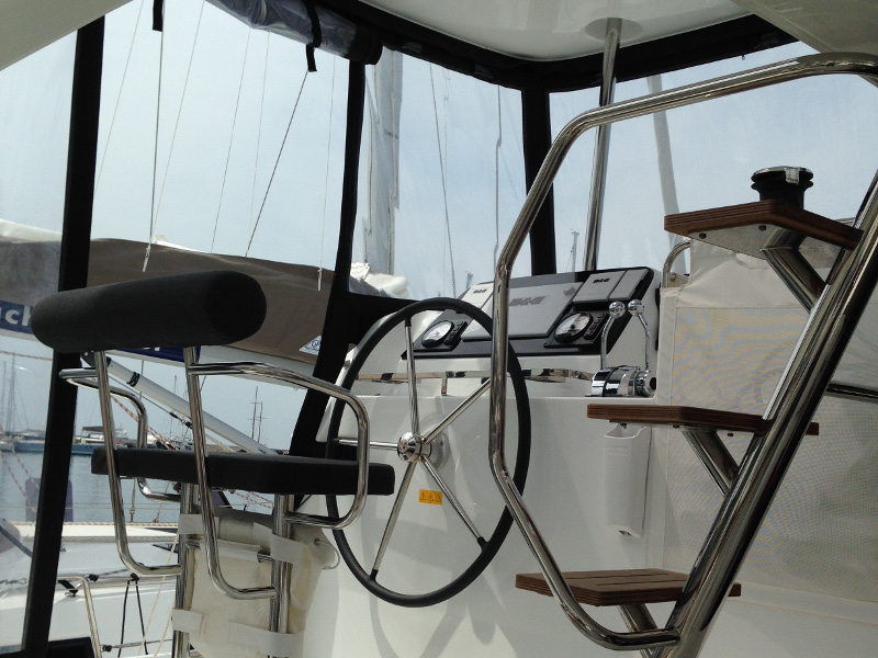 Lagoon 42 — photo 2