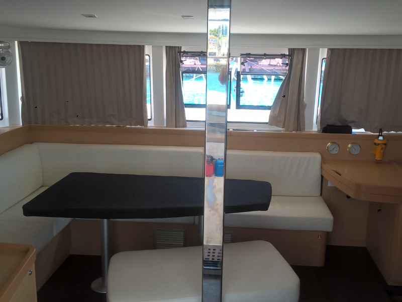 Lagoon 42 — photo 14