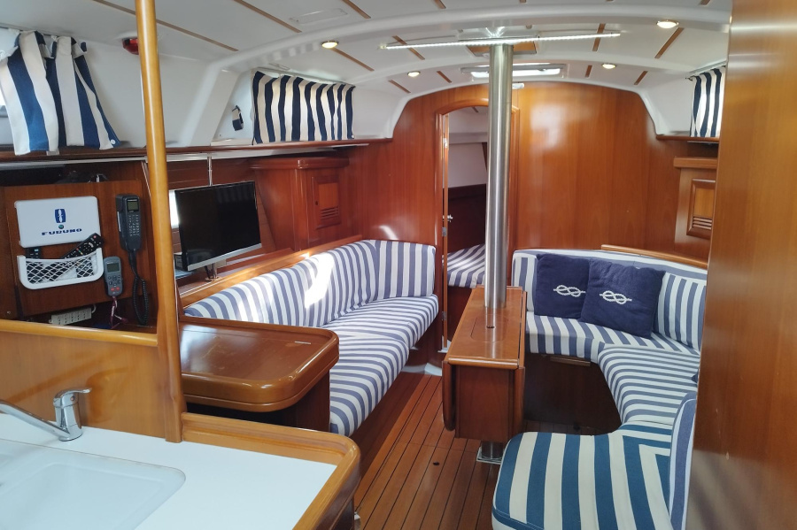 OCEANIS 361 CLIPPER — photo 14