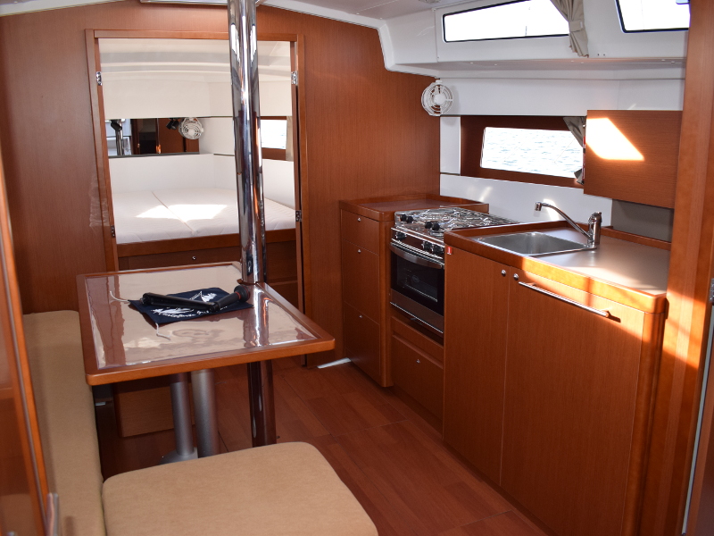 Oceanis 38 — photo 4