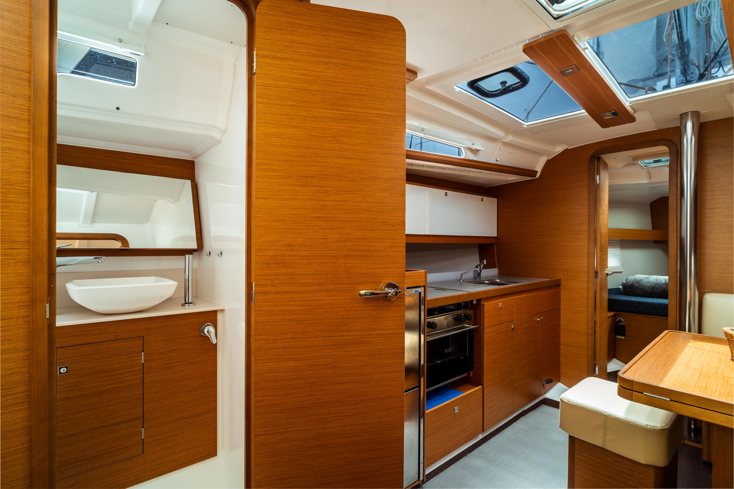 Dufour 390 Grand Large — photo 10