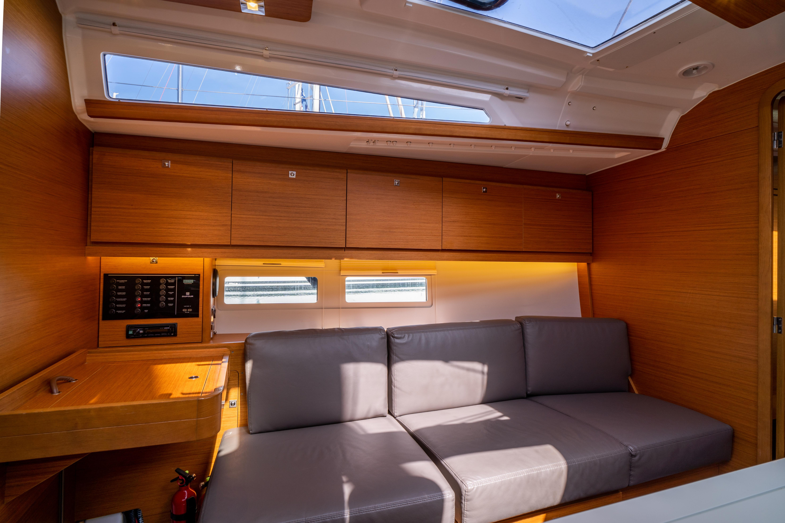 Dufour 390 Grand Large — photo 10