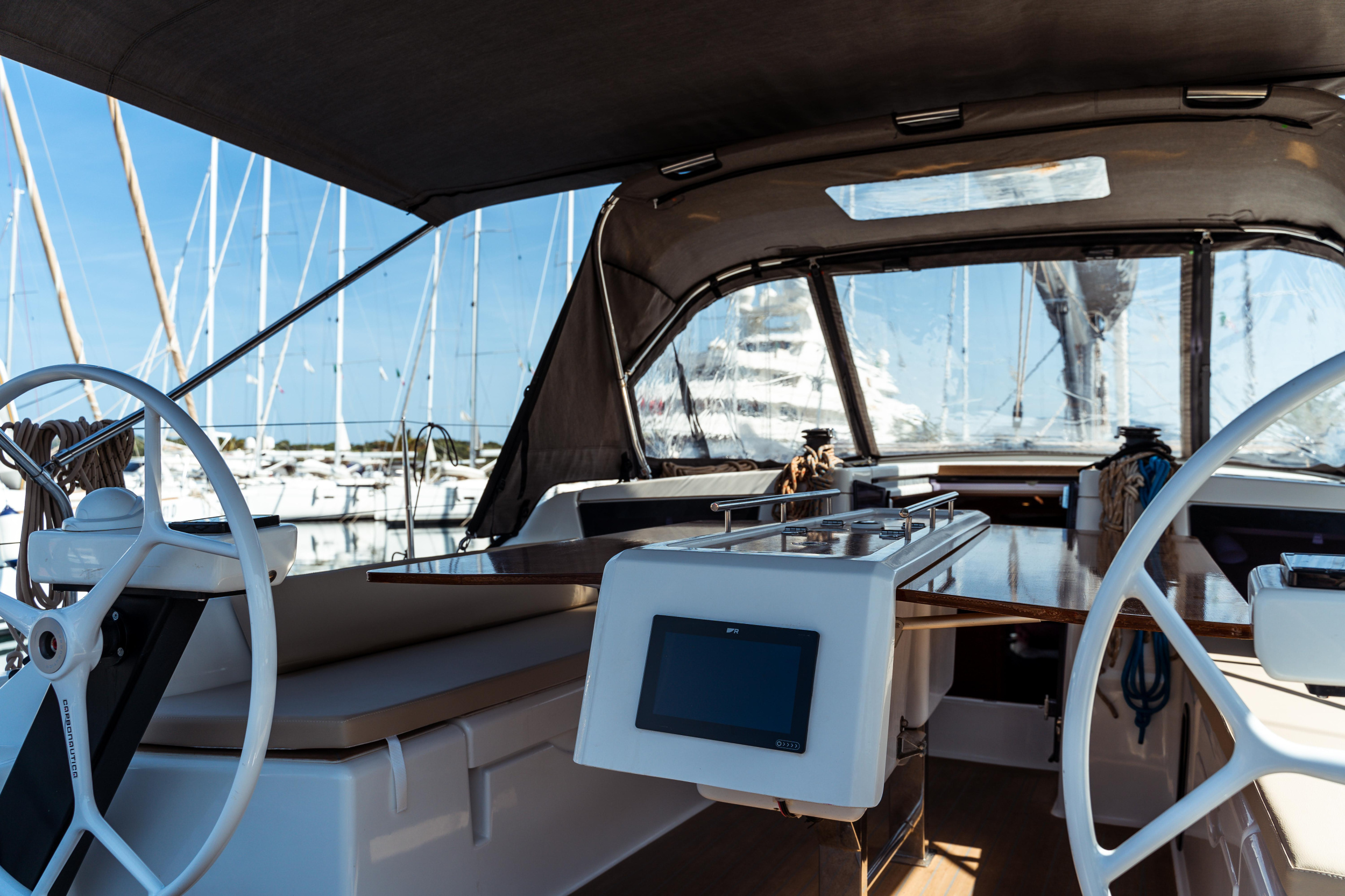 Dufour 390 Grand Large — photo 12