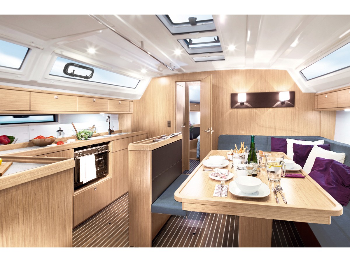 Bavaria Cruiser 46 — photo 11
