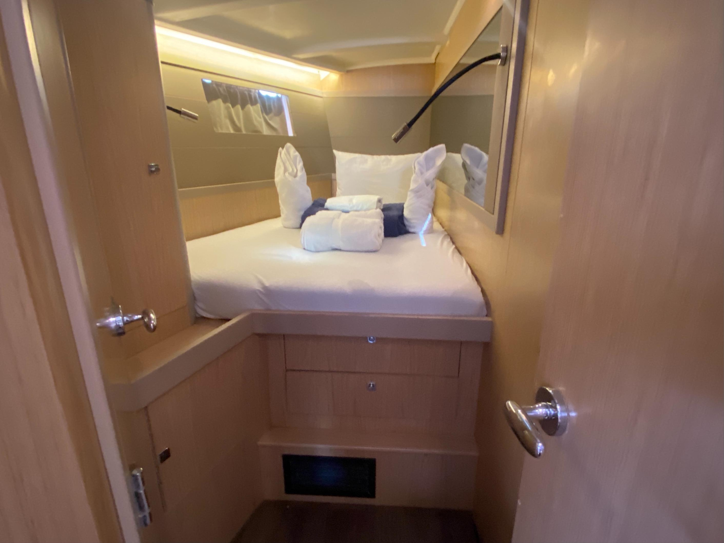 Beneteau Oceanis 48 — photo 21