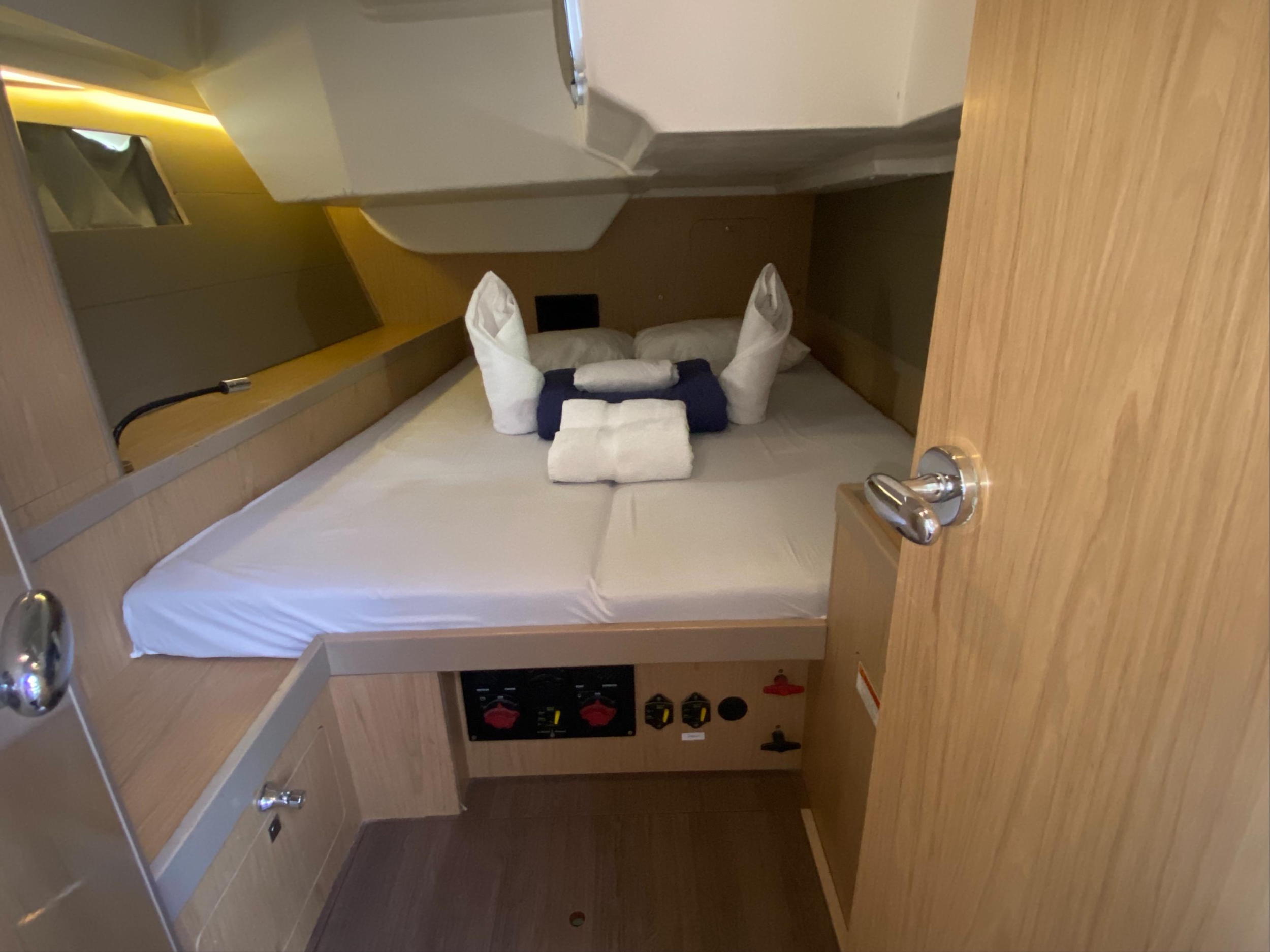 Beneteau Oceanis 48 — photo 8