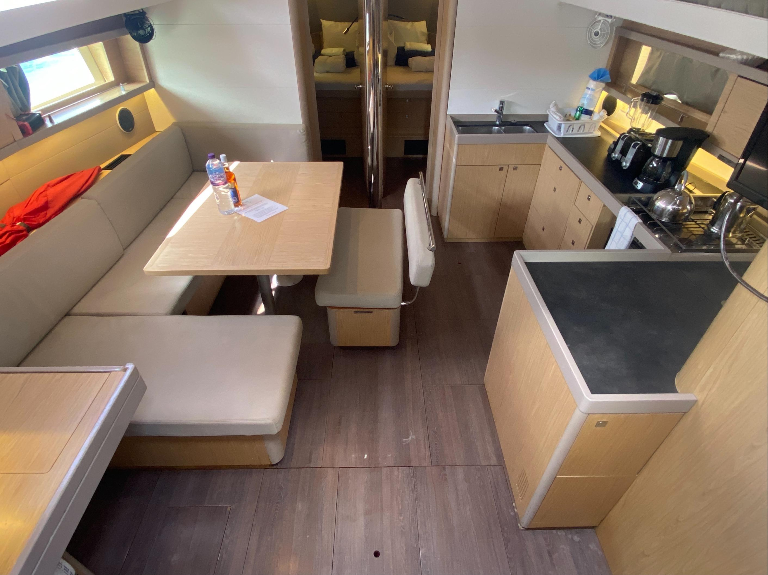 Beneteau Oceanis 48 — photo 28