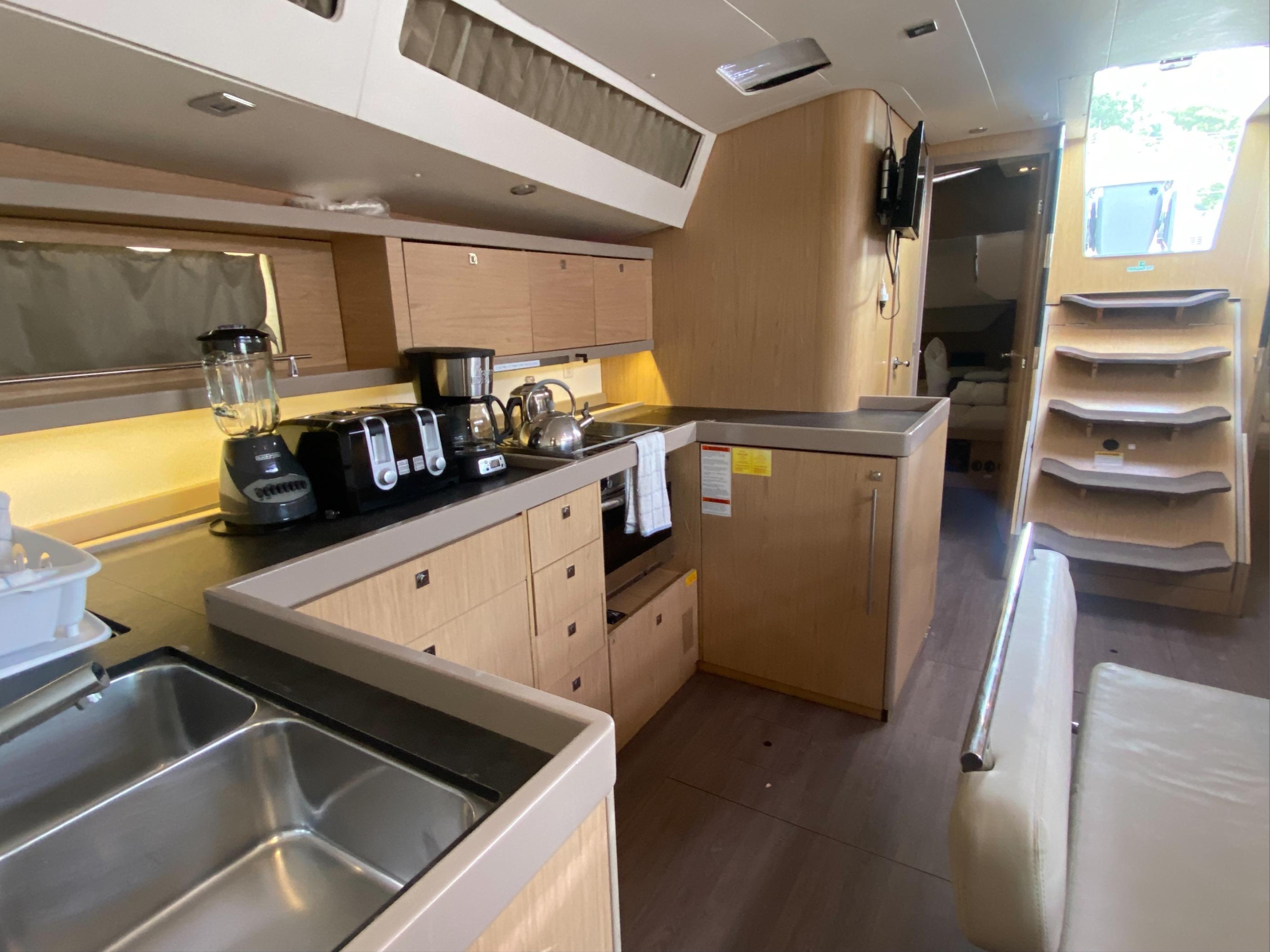 Beneteau Oceanis 48 — photo 27