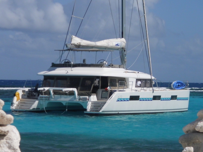 Lagoon 620 — photo 1