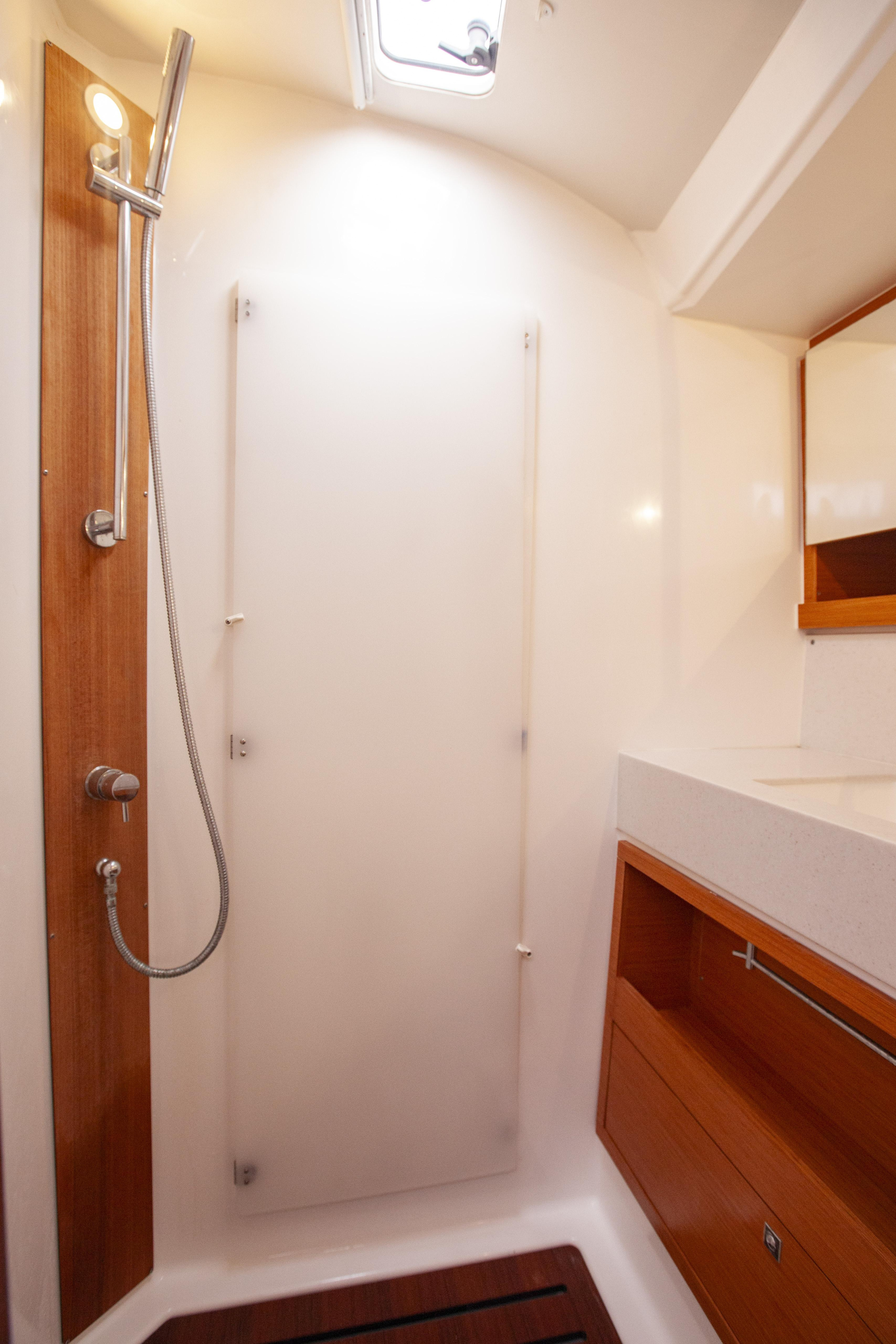 Dufour 470 — photo 2