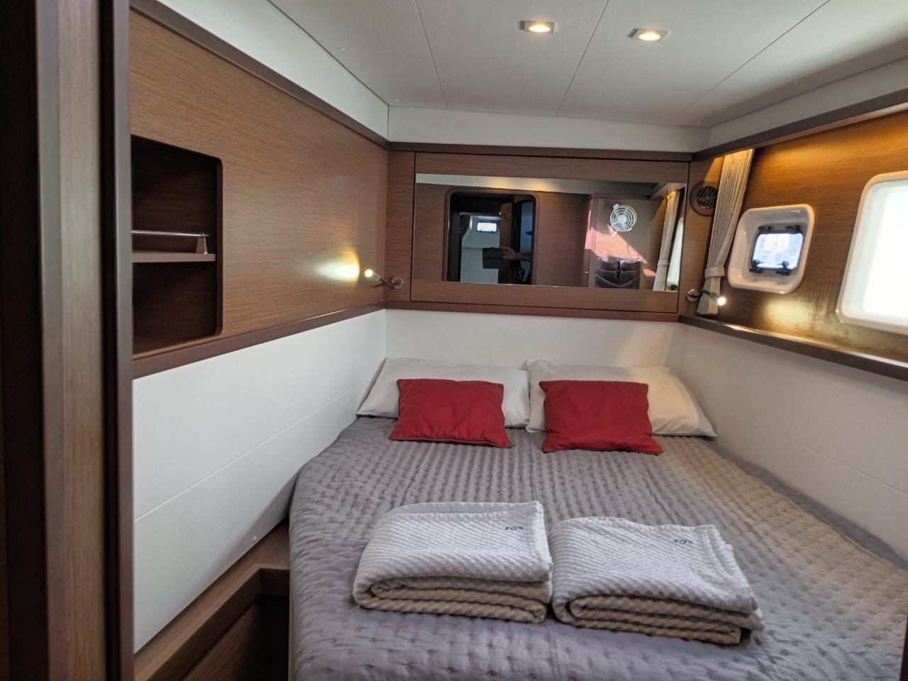 Lagoon 450 Flybridge — photo 5